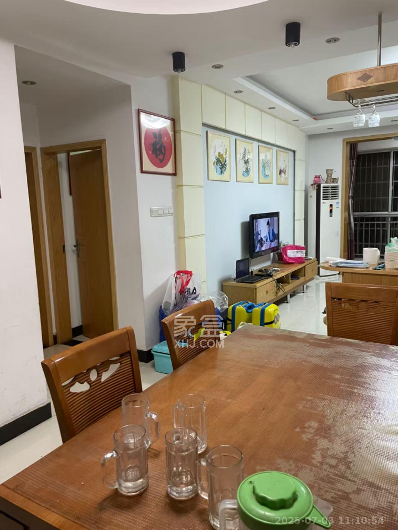 鄱阳小区  3室2厅2卫    2000.0元/月 鄱阳小区  3室2厅2卫    2000.0元/月室内图