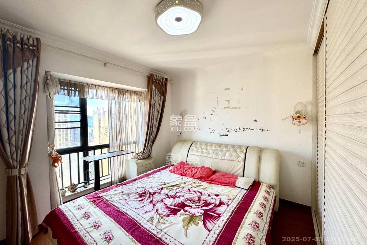 兰亭都荟(璟峰苑)  3室2厅1卫    2700.0元/月 兰亭都荟(璟峰苑)  3室2厅1卫    2700.0元/月室内图