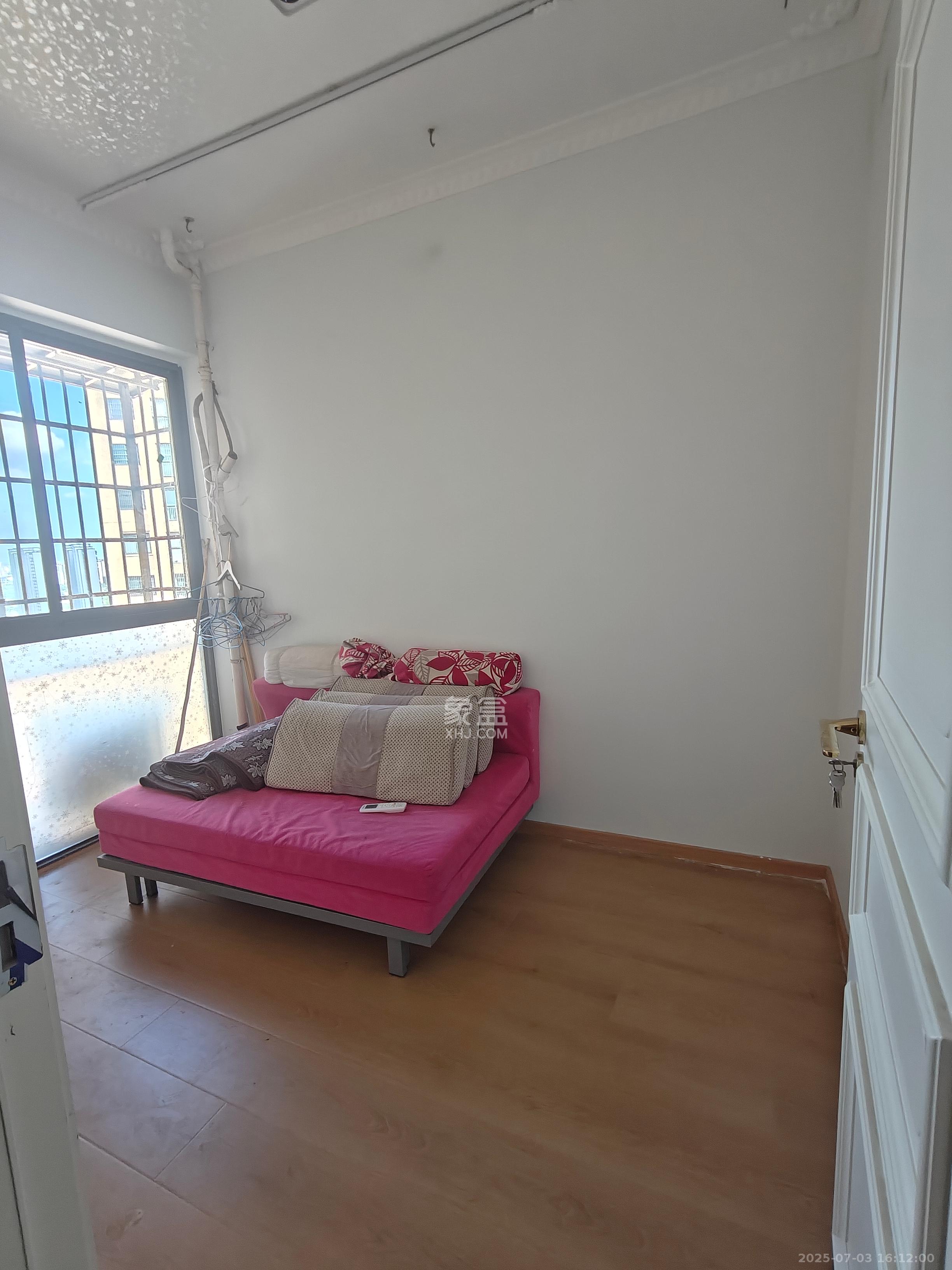 洋湖时代 3室2厅1卫 2200.0元/月 洋湖时代 3室2厅1卫 2200.0元/月室内图