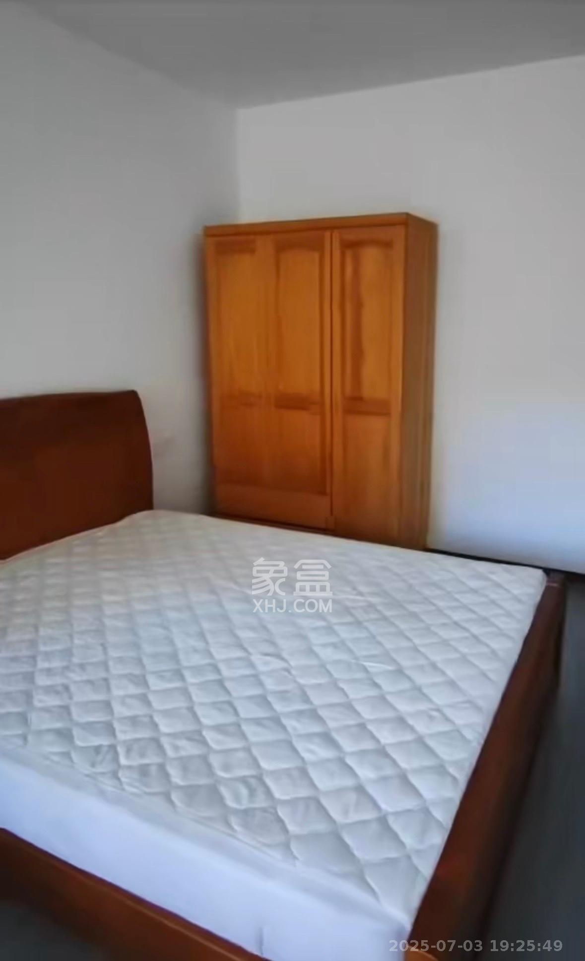 铭园小区  3室2厅1卫   3300.00元/月室内图