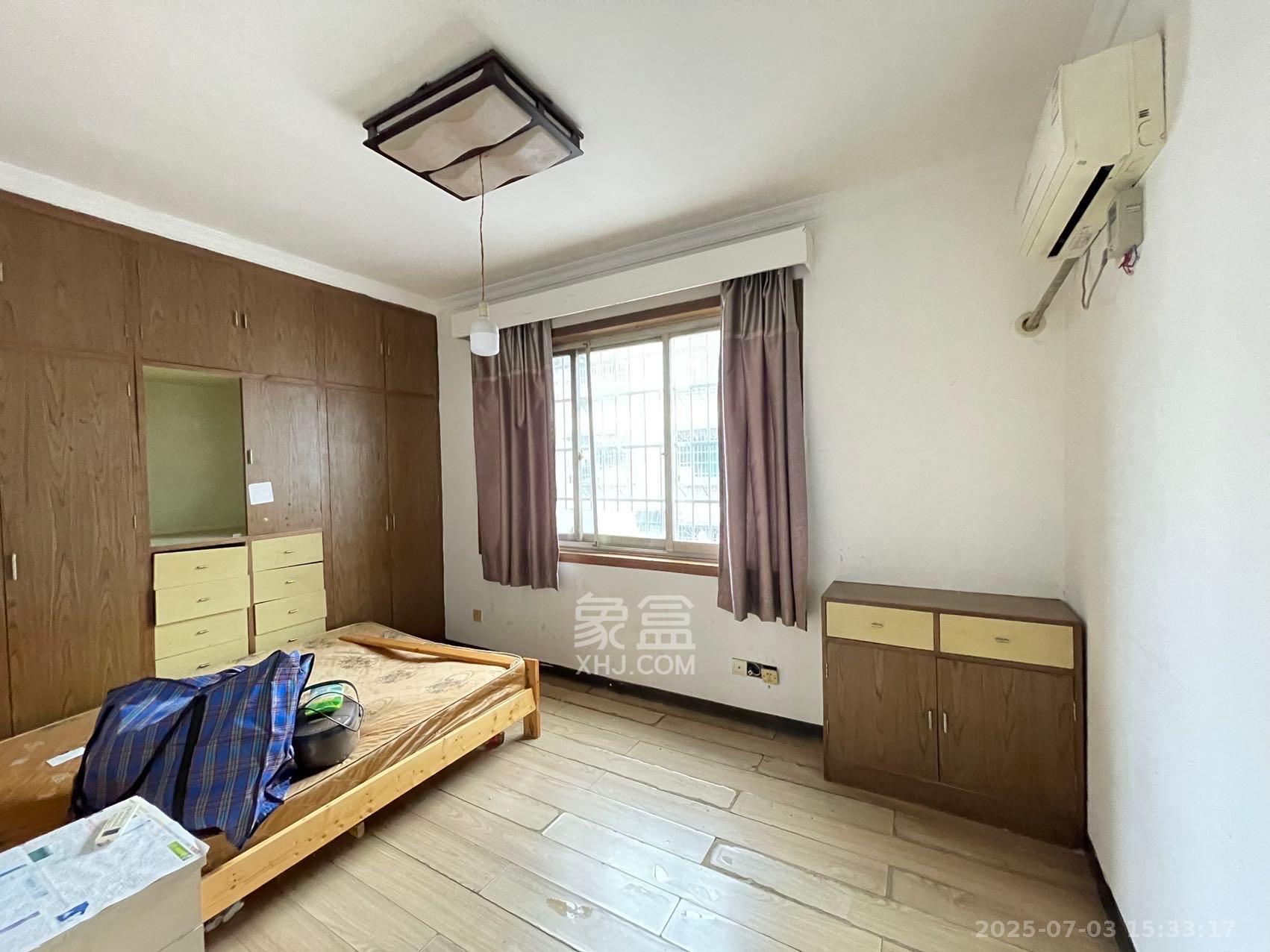 涟源百货城住宅 3室2厅2卫 1699.0元/月 涟源百货城住宅 3室2厅2卫 1699.0元/月室内图