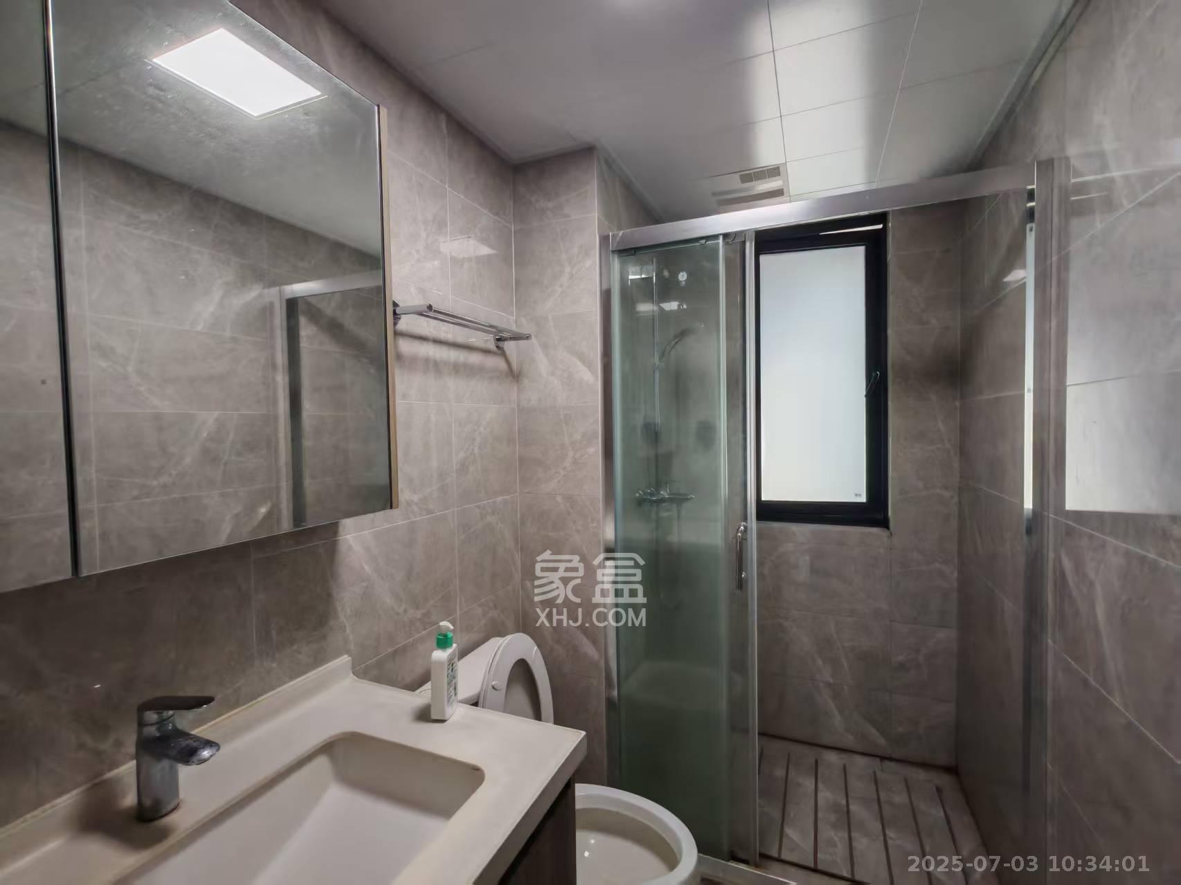 中海阅麓山一期  3室2厅2卫   3500.00元/月室内图