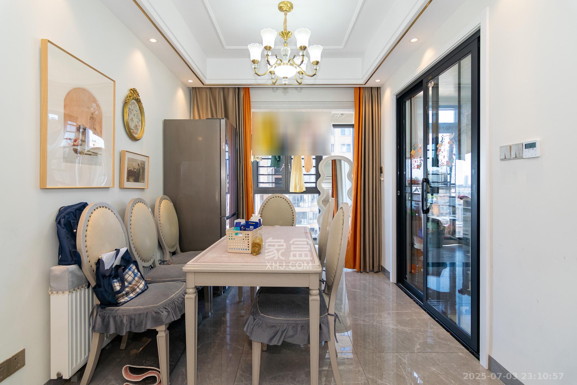 朗诗麓岛 4室2厅2卫 90.0万 朗诗麓岛 4室2厅2卫 90.0万客厅