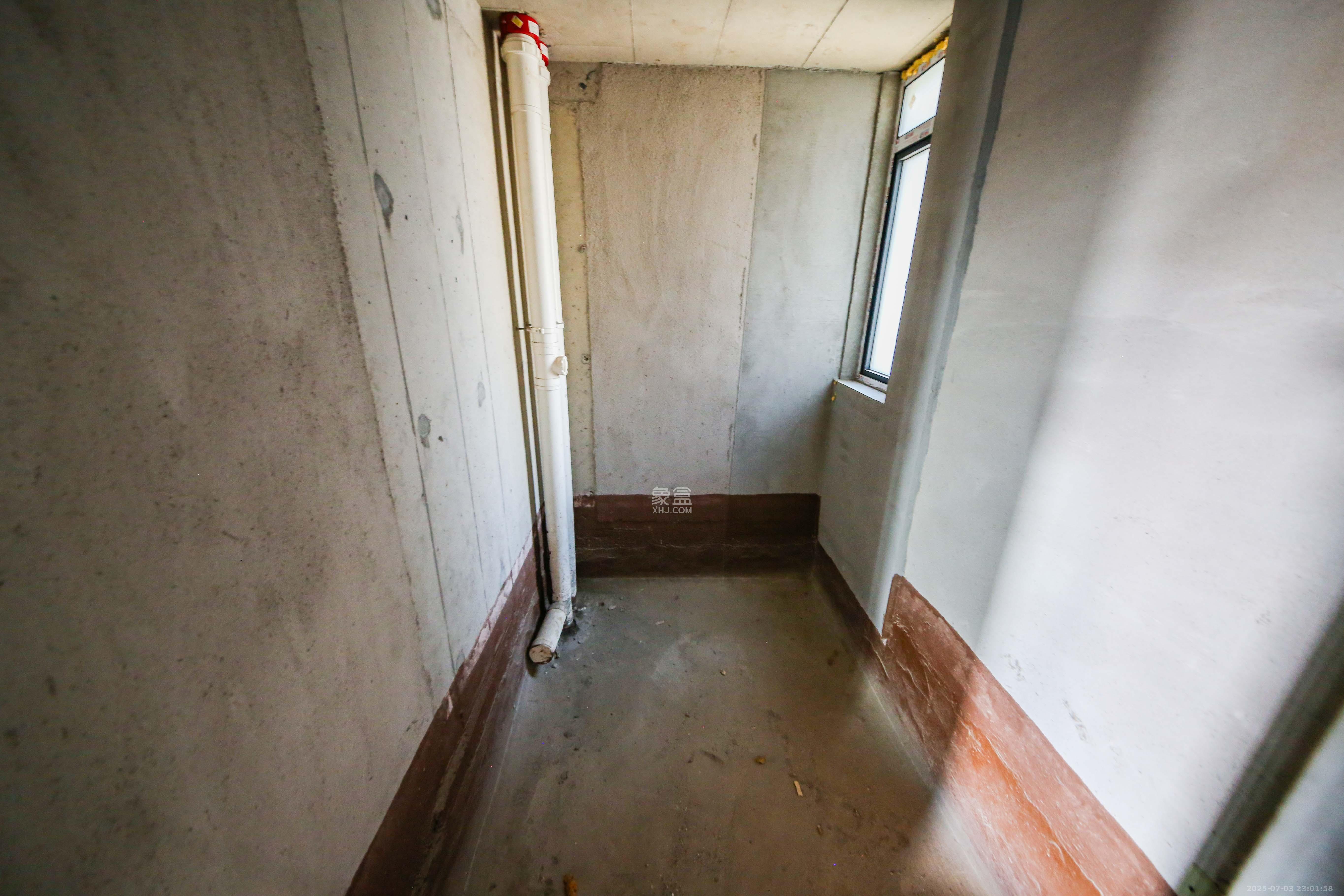 友谊青苑 4室2厅2卫 256.0万 友谊青苑 4室2厅2卫 256.0万卫生间