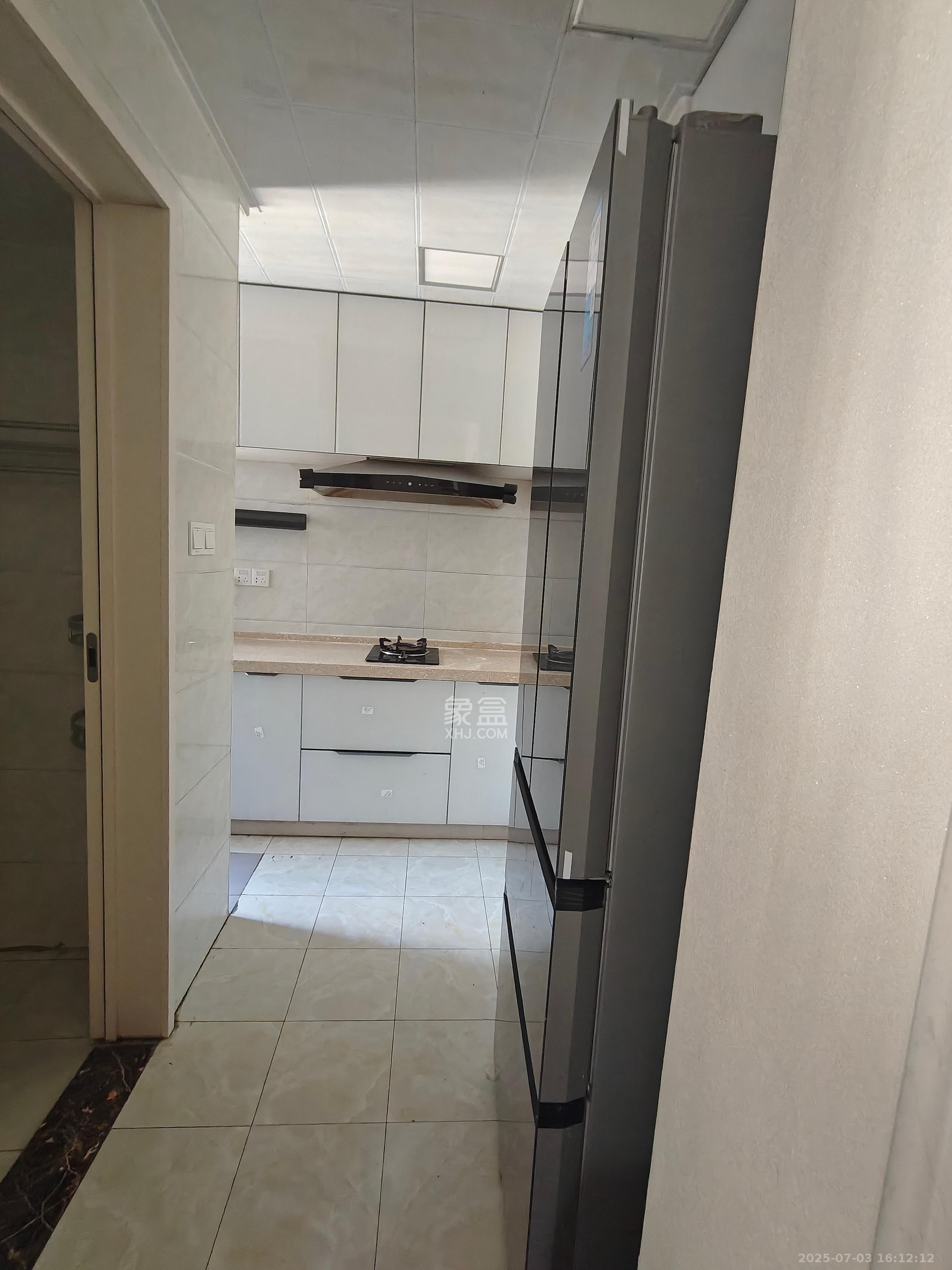 洋湖时代 3室2厅1卫 2200.0元/月 洋湖时代 3室2厅1卫 2200.0元/月室内图