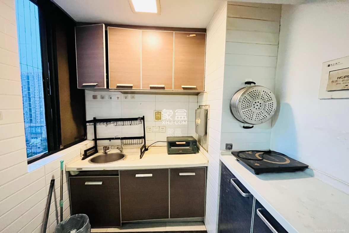 标志商务中心  1室1厅1卫    1300.0元/月 标志商务中心  1室1厅1卫    1300.0元/月室内图