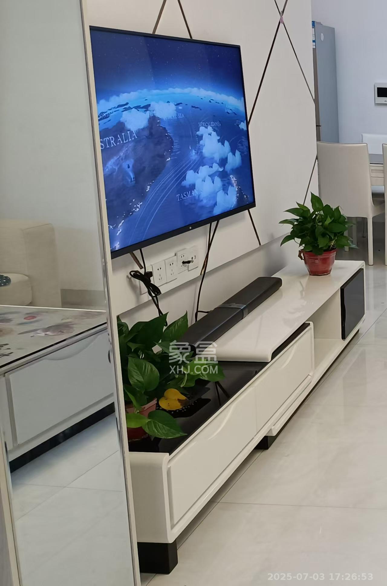 洋湖时代  3室2厅1卫   2000.00元/月室内图