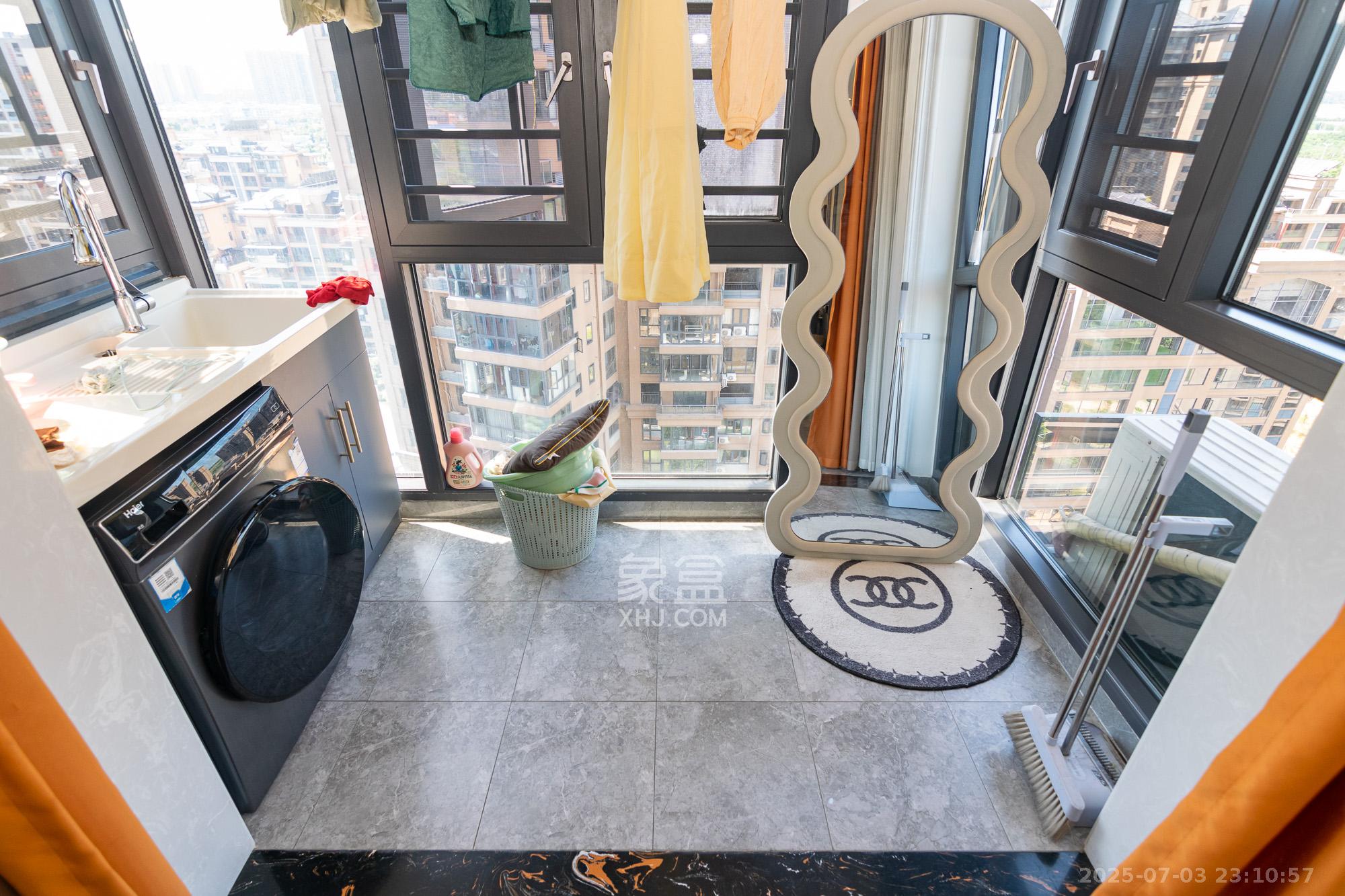 朗诗麓岛 4室2厅2卫 90.0万 朗诗麓岛 4室2厅2卫 90.0万阳台