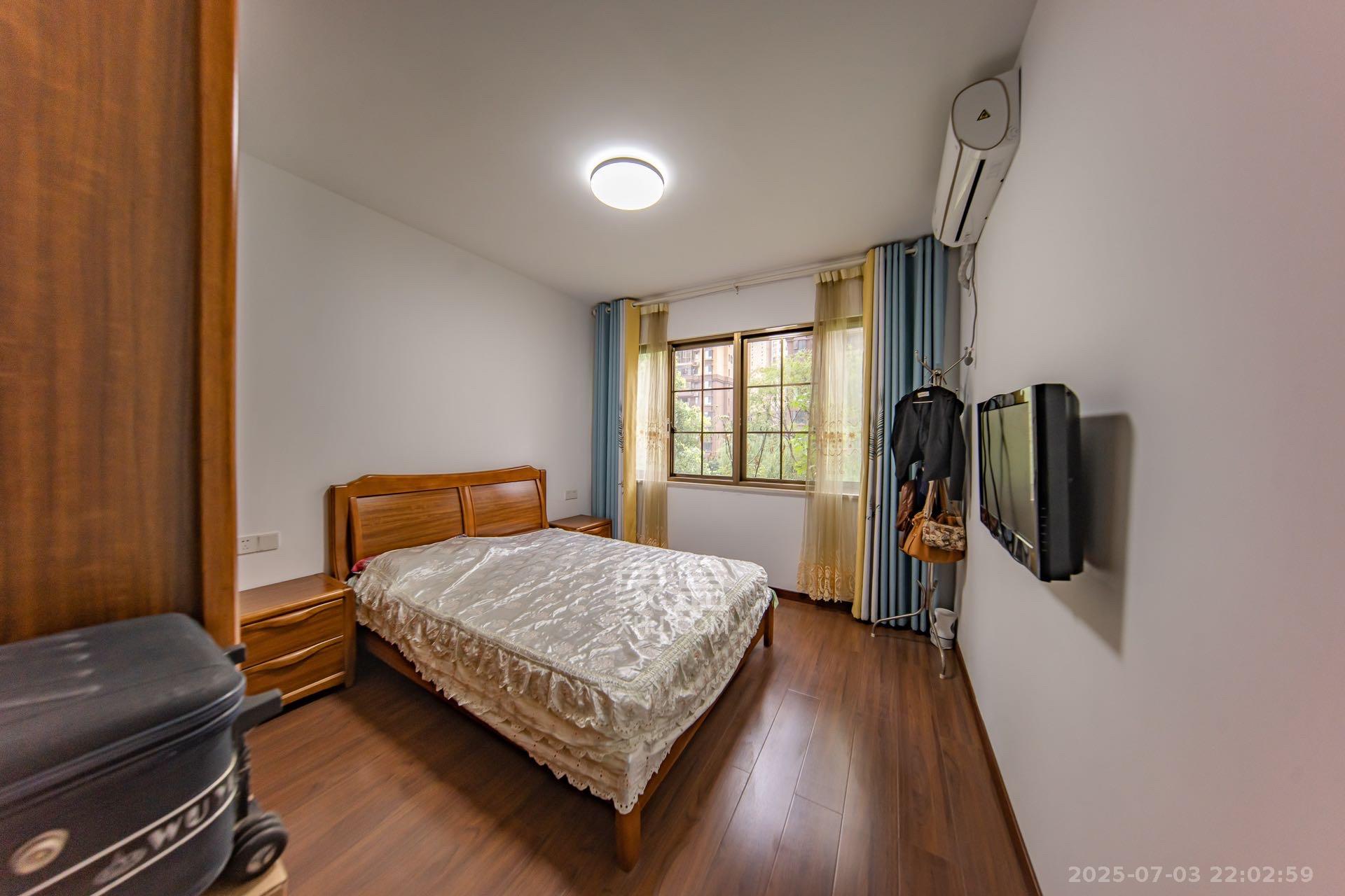 江山帝景哈佛  3室2厅2卫    2300.0元/月 江山帝景哈佛  3室2厅2卫    2300.0元/月室内图