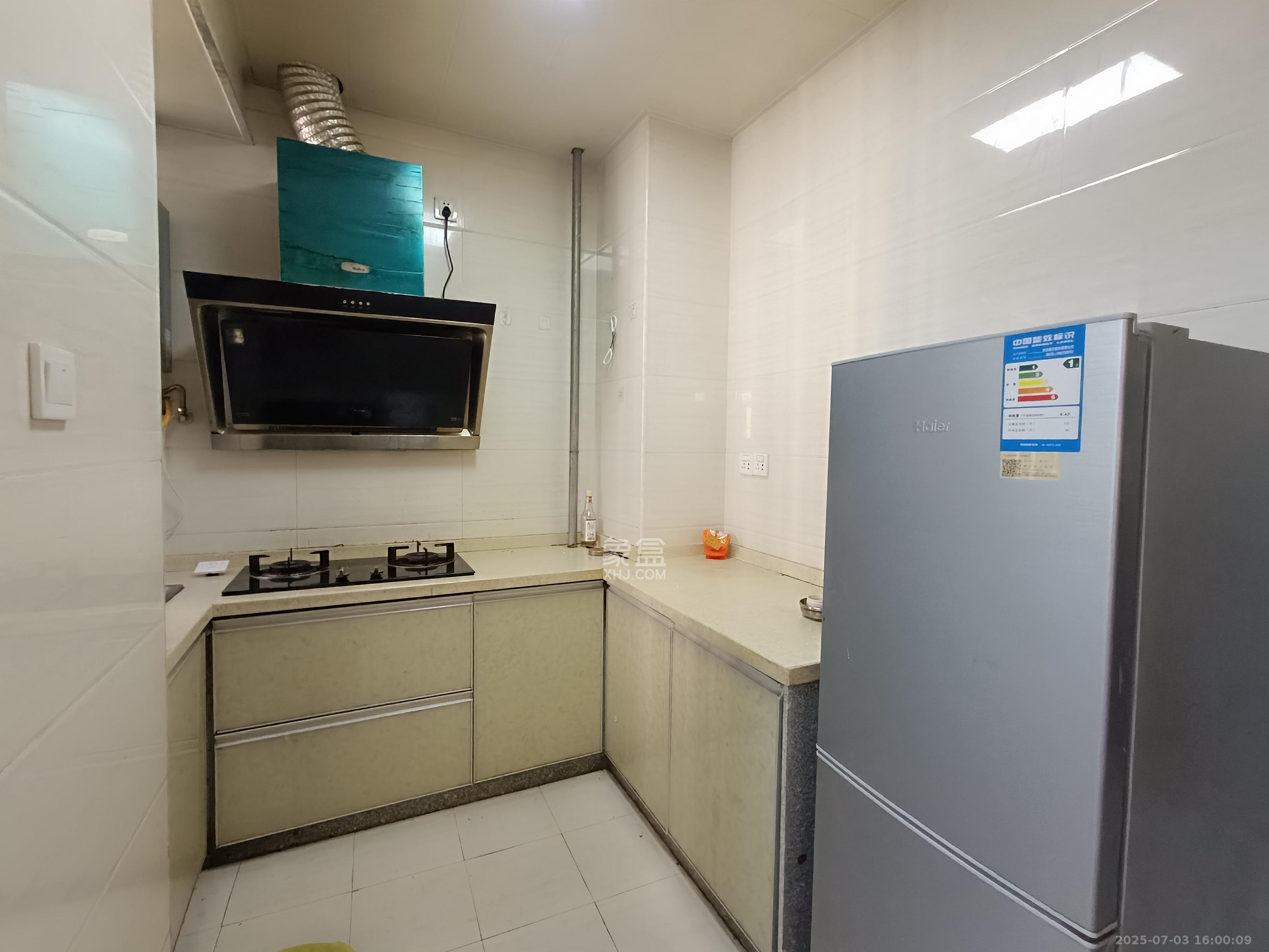 洋湖时代 3室2厅1卫 2000.0元/月 洋湖时代 3室2厅1卫 2000.0元/月室内图