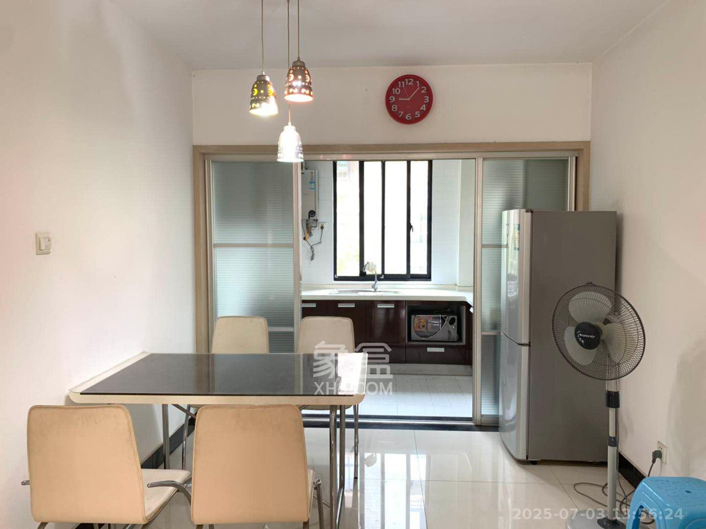 三江花中城 3室2厅1卫 2400.0元/月 三江花中城 3室2厅1卫 2400.0元/月室内图