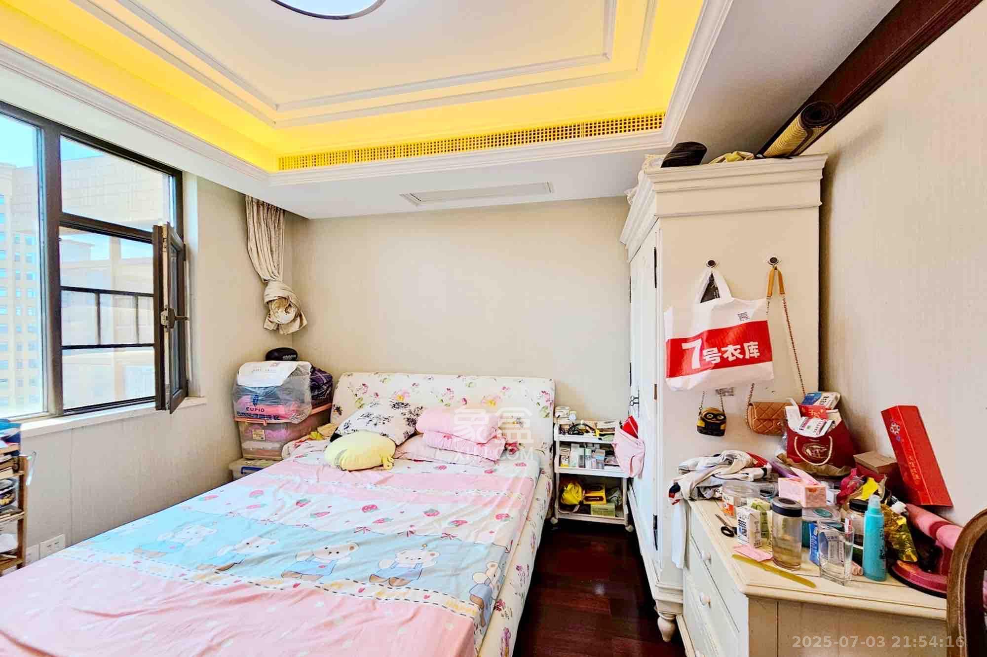 运达中央广场一、二期 4室2厅3卫 12000.0元/月 运达中央广场一、二期 4室2厅3卫 12000.0元/月室内图