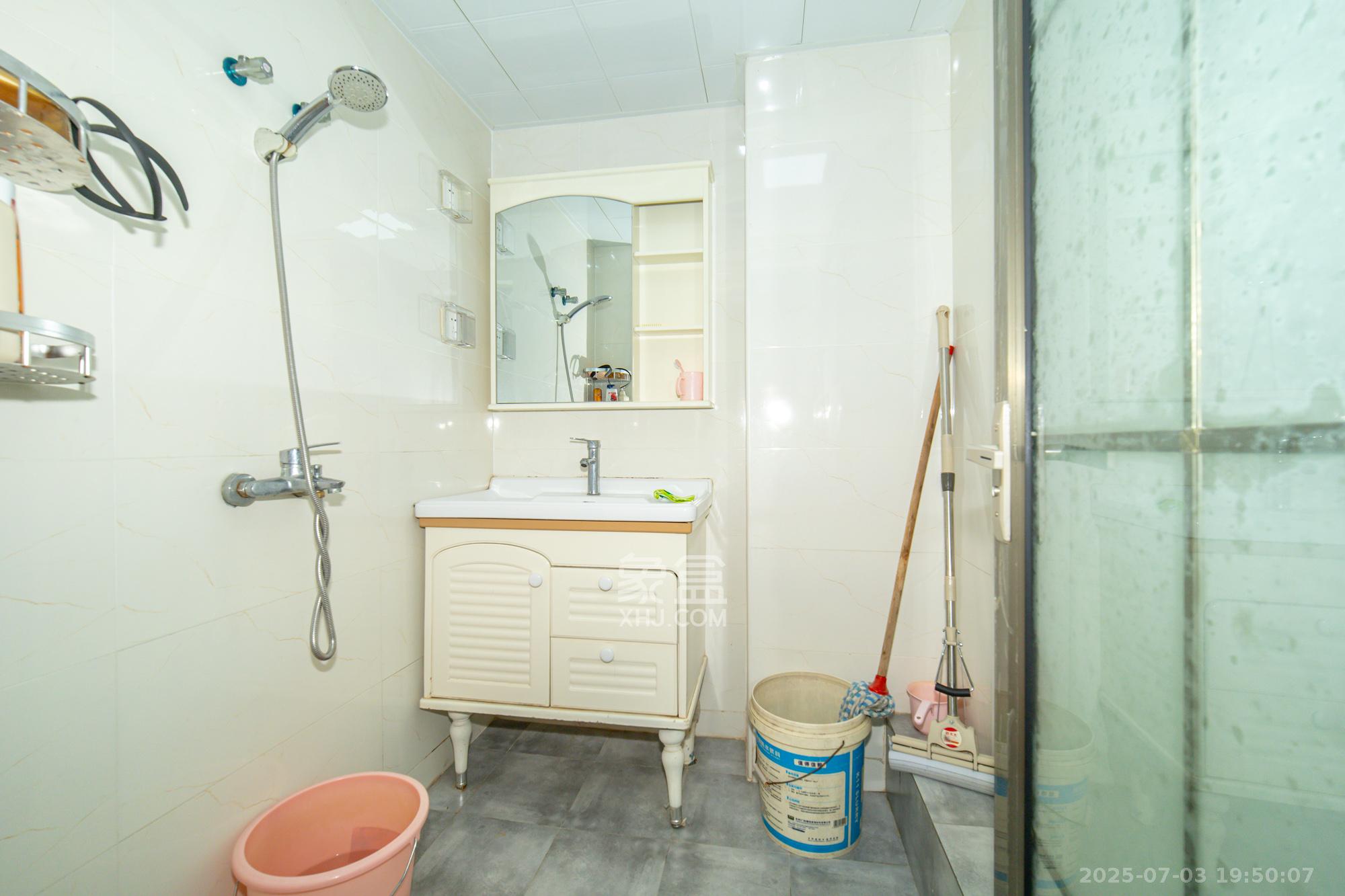 尚都花园城  1室1厅1卫    19.6万卫生间