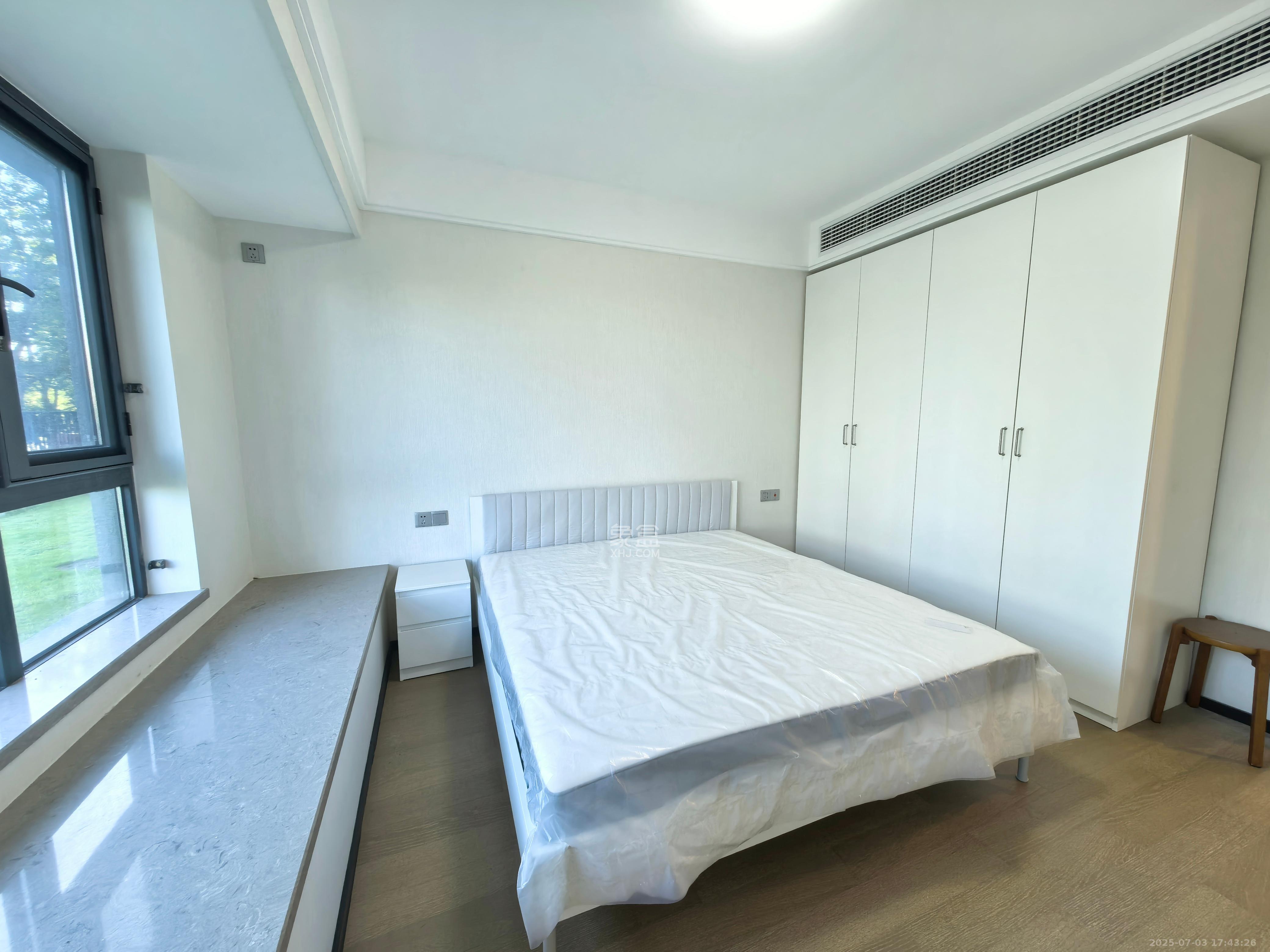 中海麓山境北区  3室2厅2卫   3500.00元/月室内图