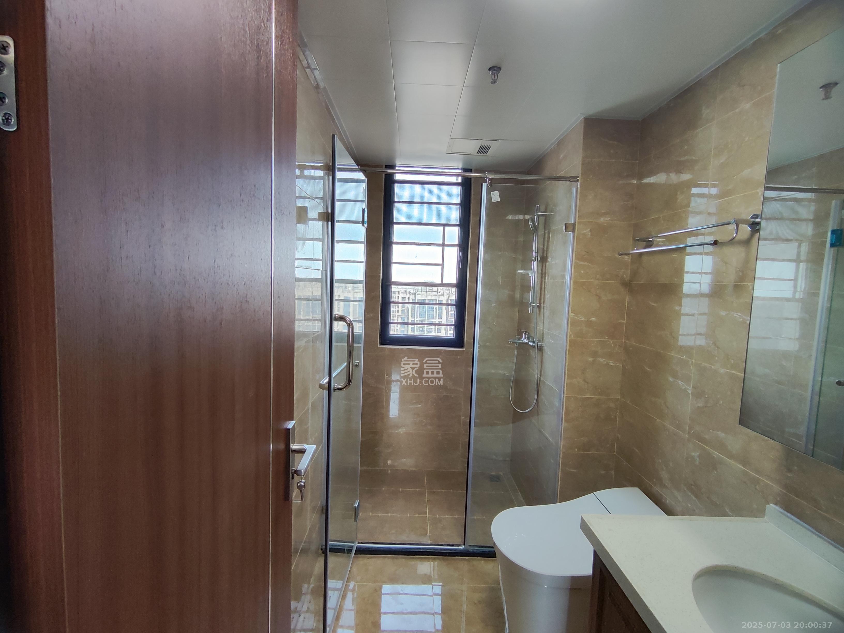 万润滨江天著  4室2厅2卫    3500.0元/月室内图