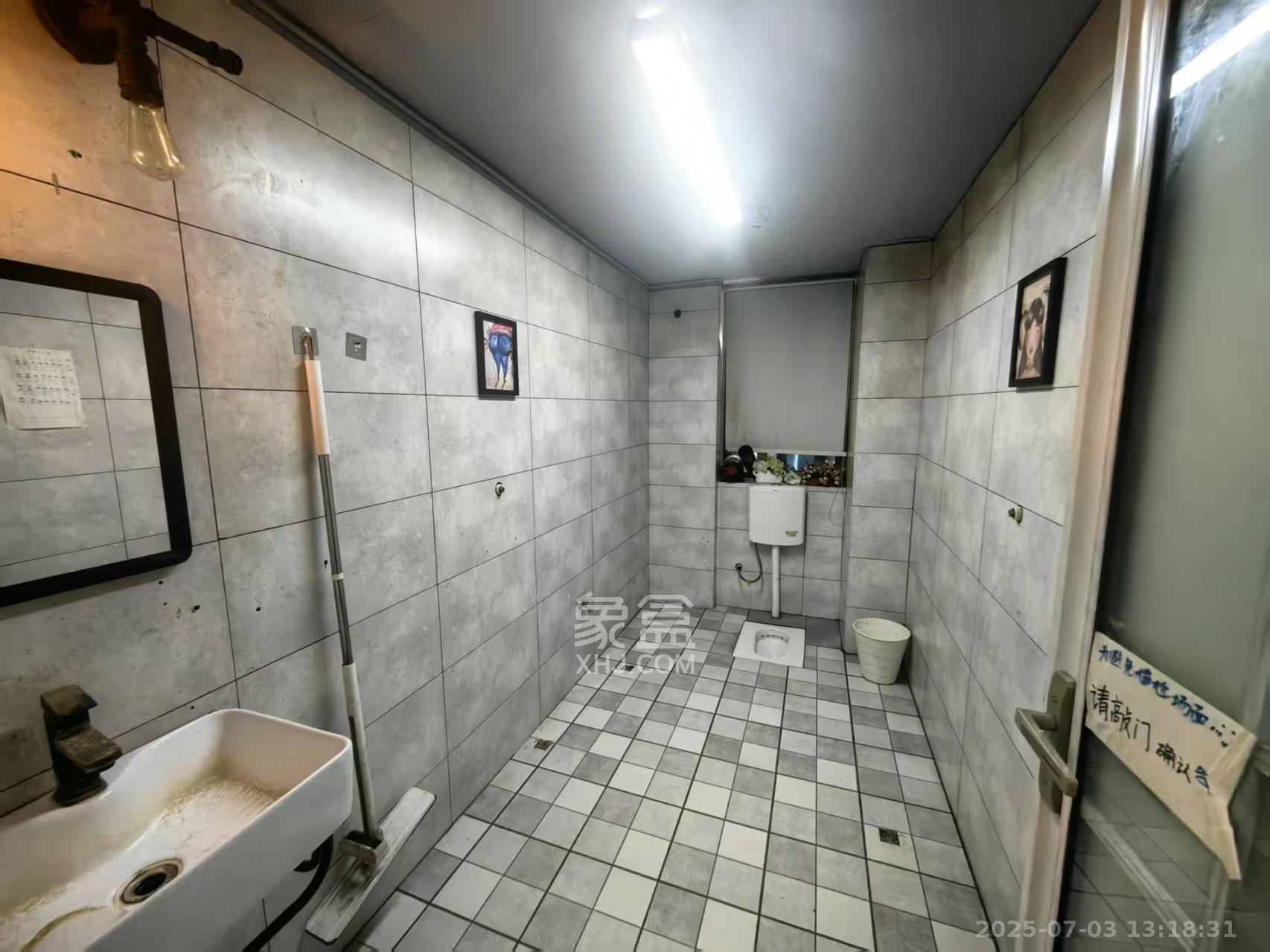 潮宗御苑 5室2厅2卫 7500.0元/月 潮宗御苑 5室2厅2卫 7500.0元/月室内图