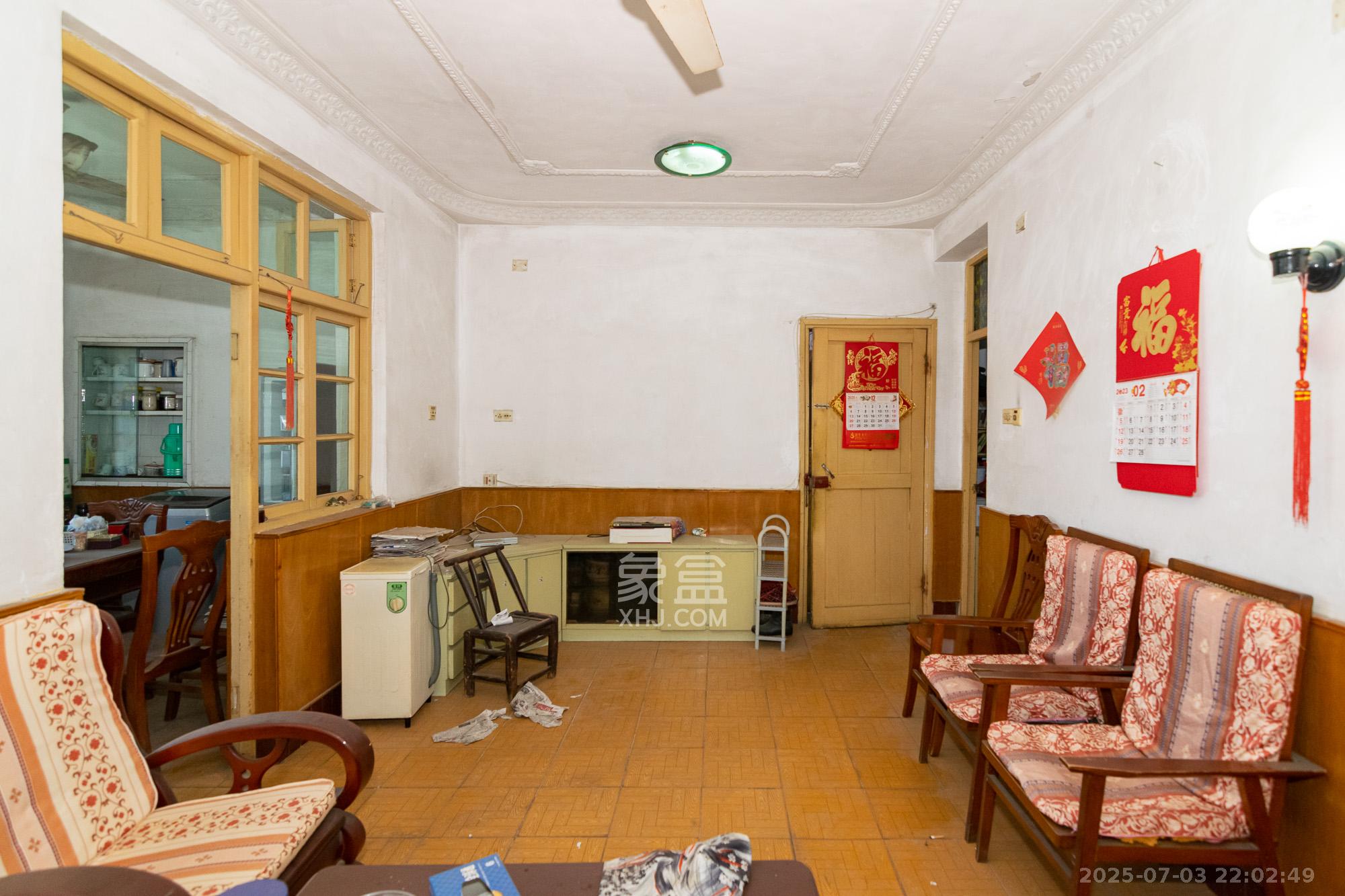 高塘岭镇体育西路散盘(体工路)  3室2厅1卫    32.0万 高塘岭镇体育西路散盘(体工路)  3室2厅1卫    32.0万客厅