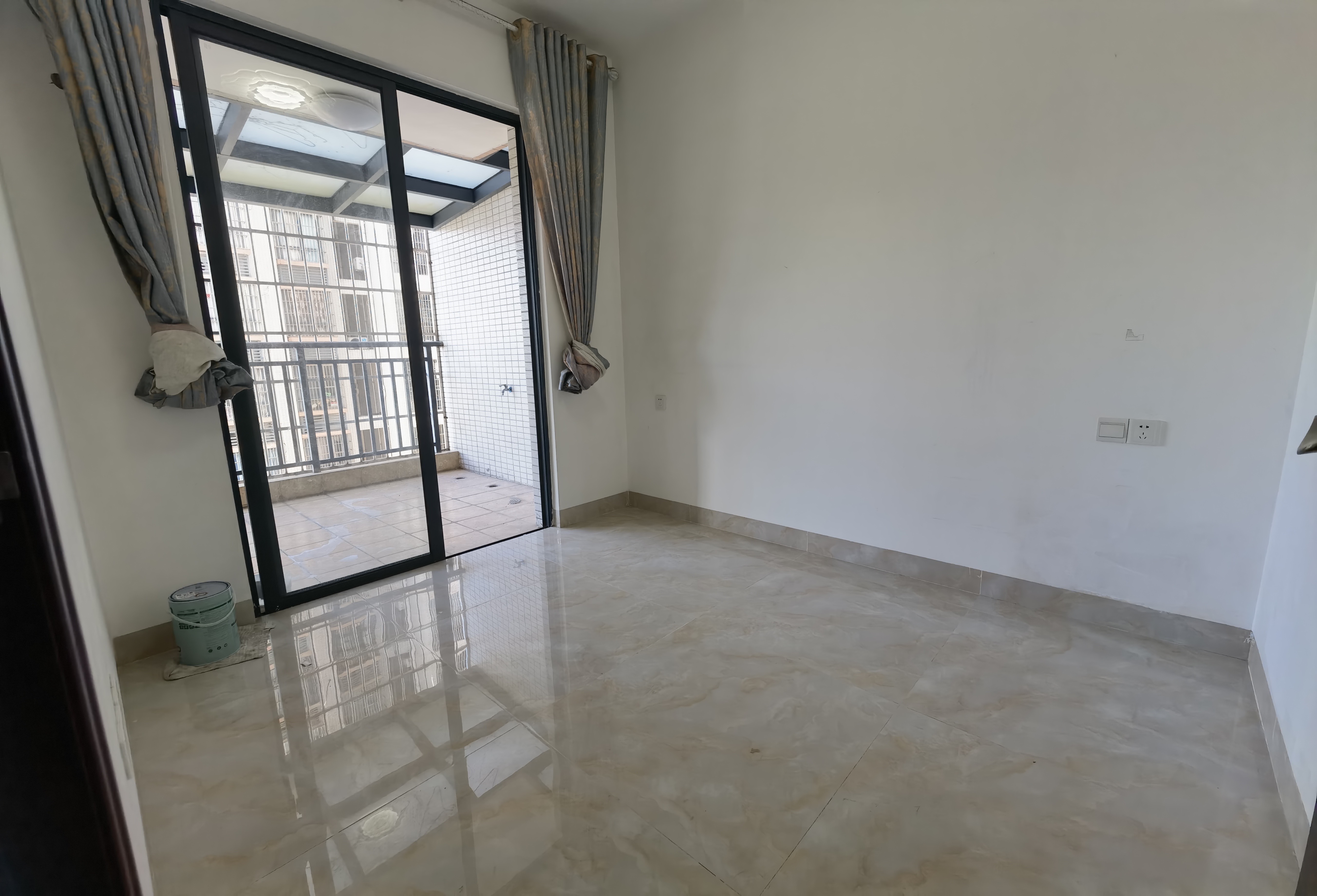 盛世一品 1室0厅0卫 90.0万 盛世一品 1室0厅0卫 90.0万客厅