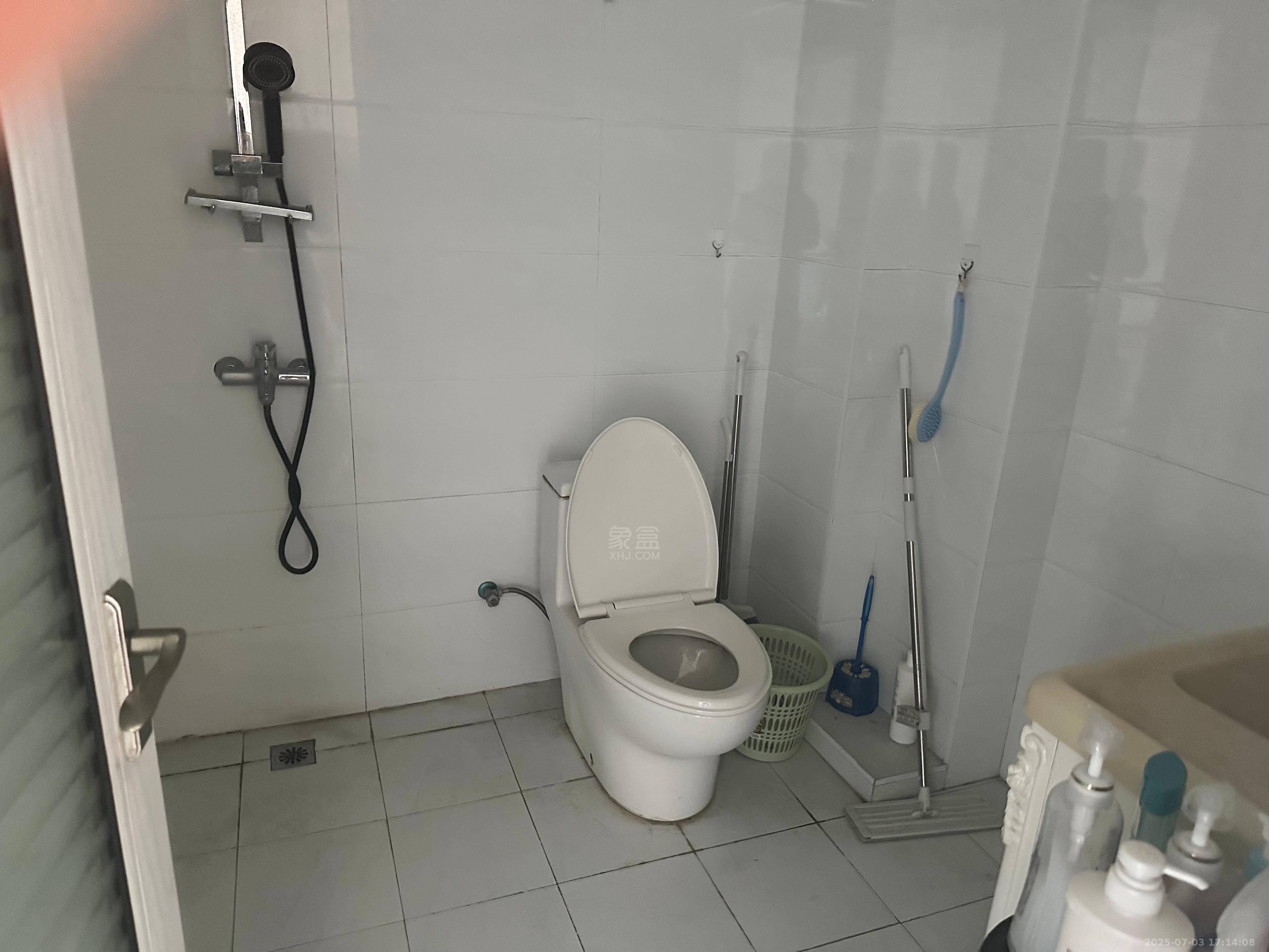 龙腾国际 1室1厅1卫 1100.0元/月 龙腾国际 1室1厅1卫 1100.0元/月室内图