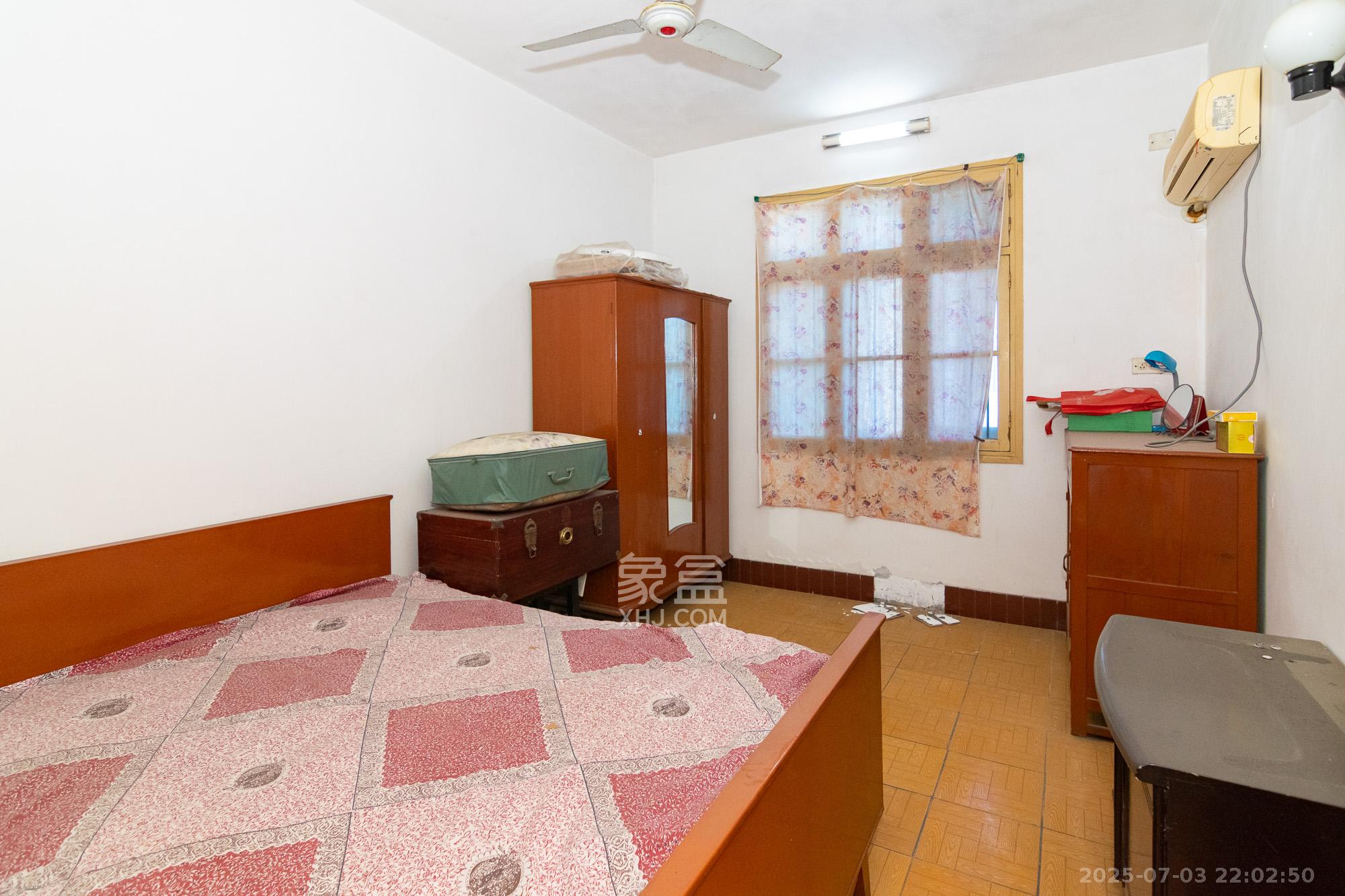 高塘岭镇体育西路散盘(体工路)  3室2厅1卫    32.0万 高塘岭镇体育西路散盘(体工路)  3室2厅1卫    32.0万卧室