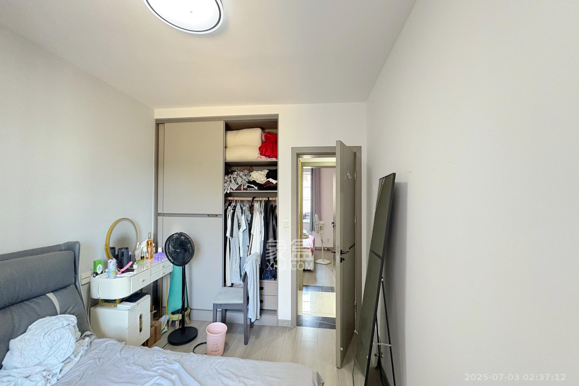 朝阳一、二村  3室2厅1卫   75.00万卧室