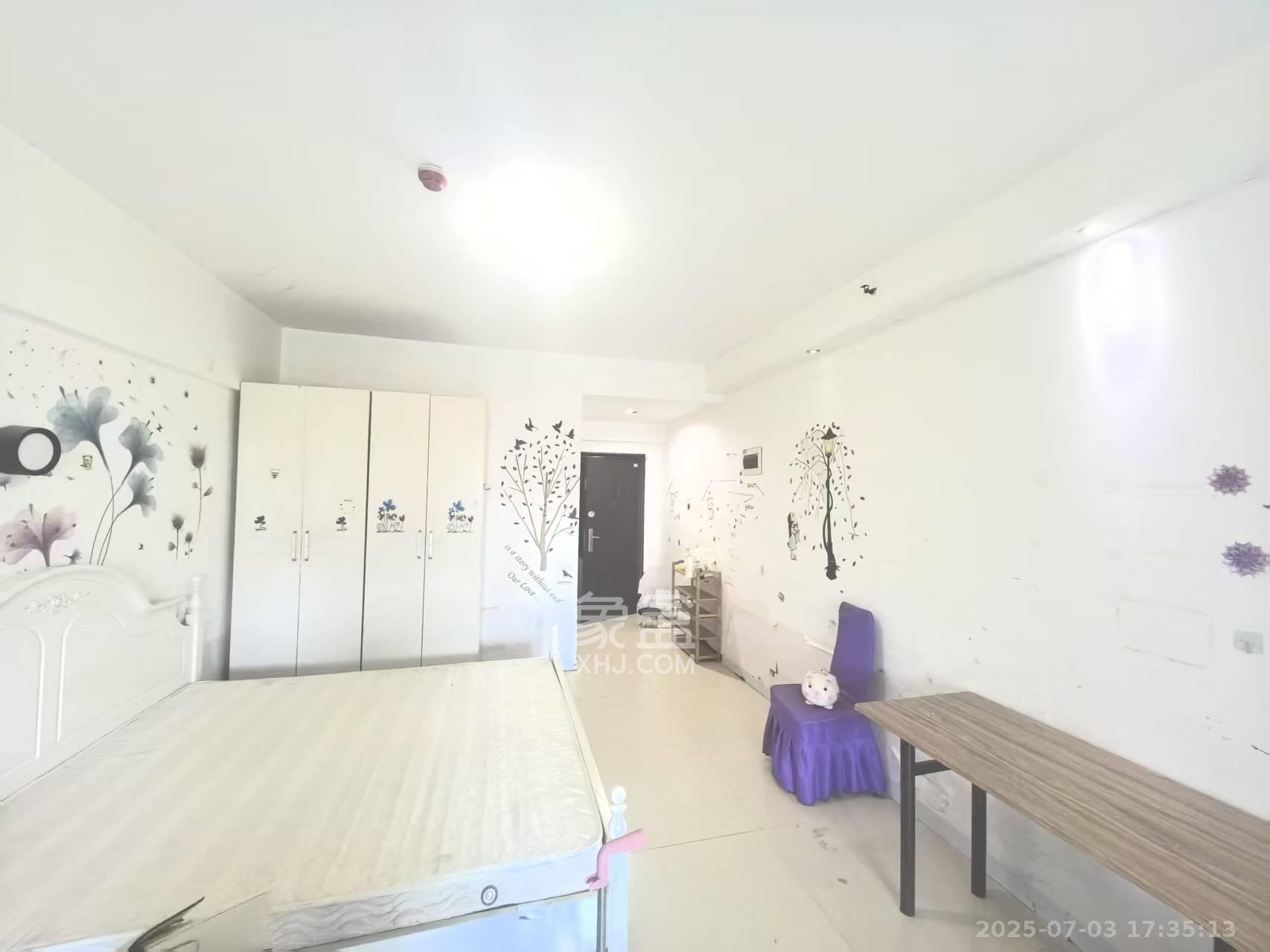 山水湾  1室1厅1卫    1400.0元/月室内图