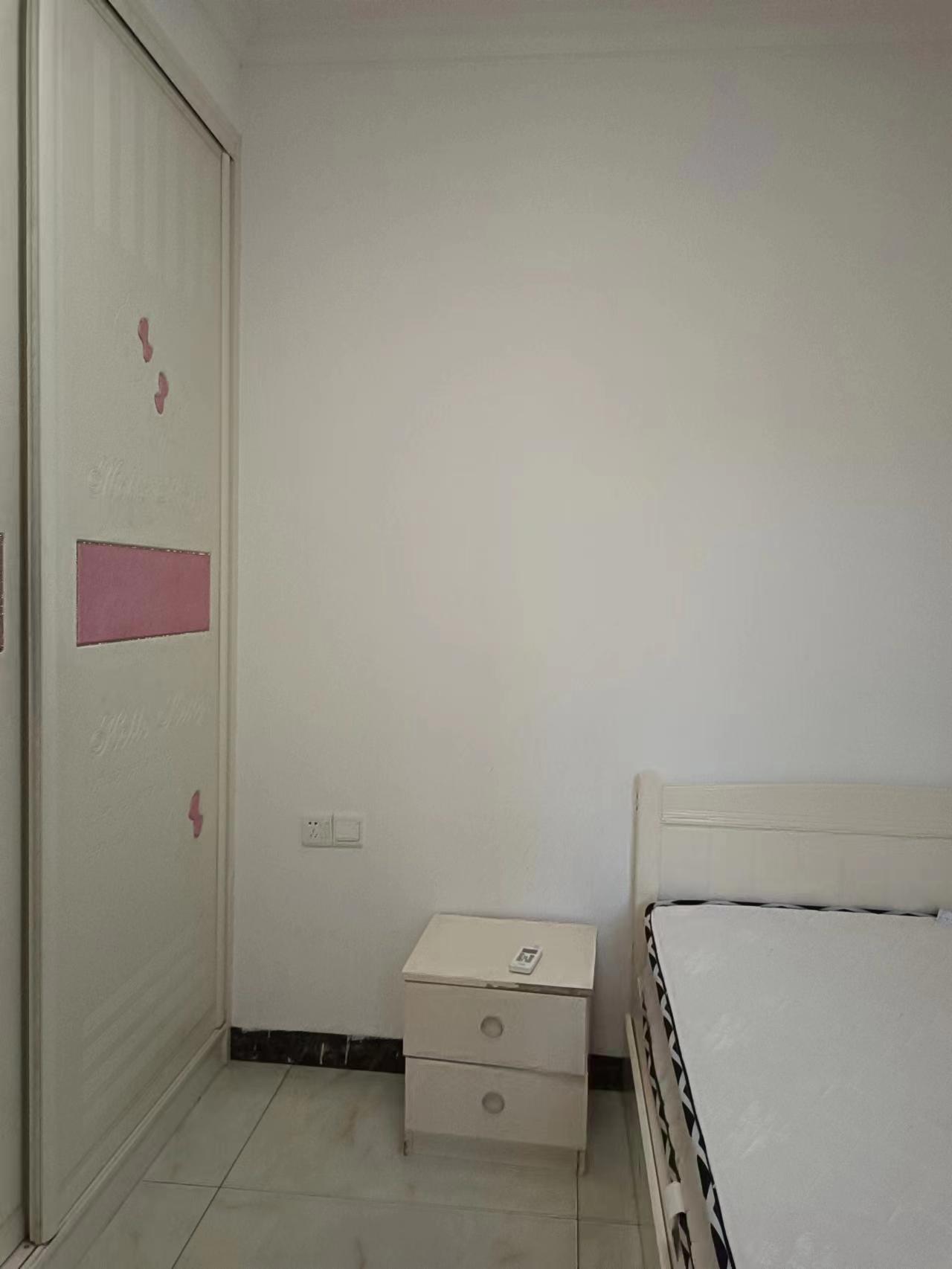 御笔华章  2室1厅1卫    1800.0元/月 御笔华章  2室1厅1卫    1800.0元/月室内图