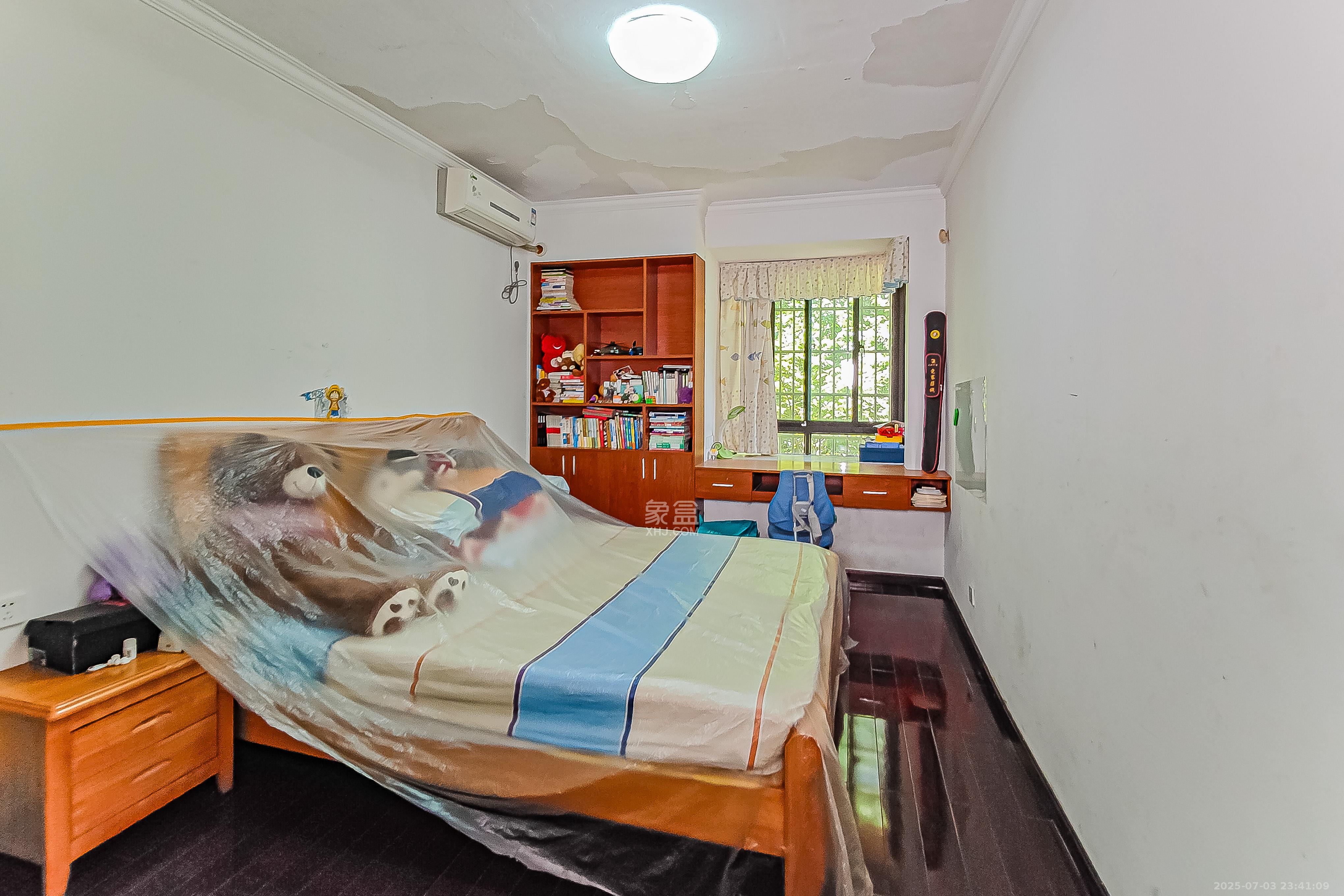 华润凤凰城一期 4室2厅2卫 100.0万 华润凤凰城一期 4室2厅2卫 100.0万卧室