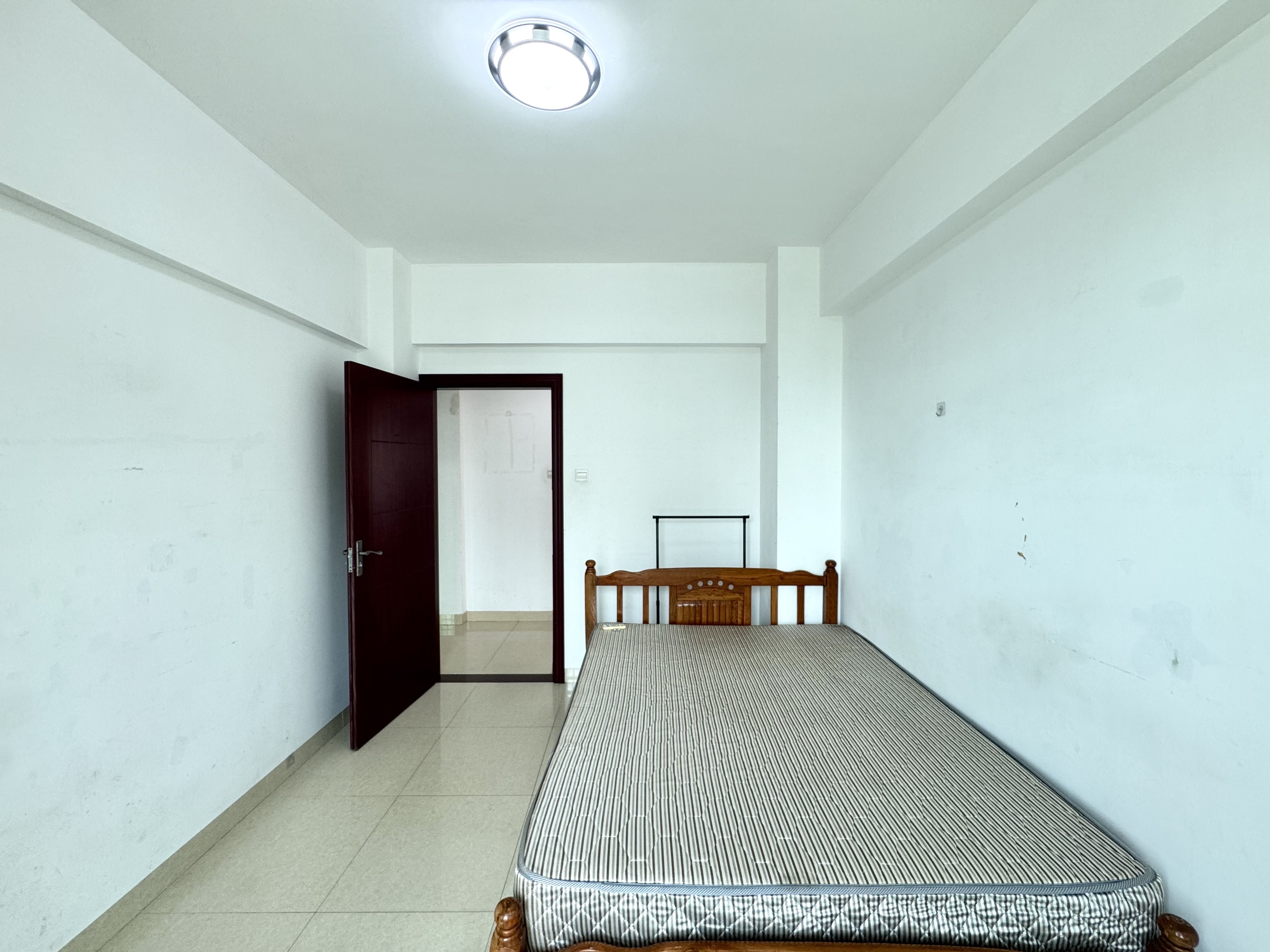 碧湖家园  3室2厅2卫    2700.0元/月 碧湖家园  3室2厅2卫    2700.0元/月室内图