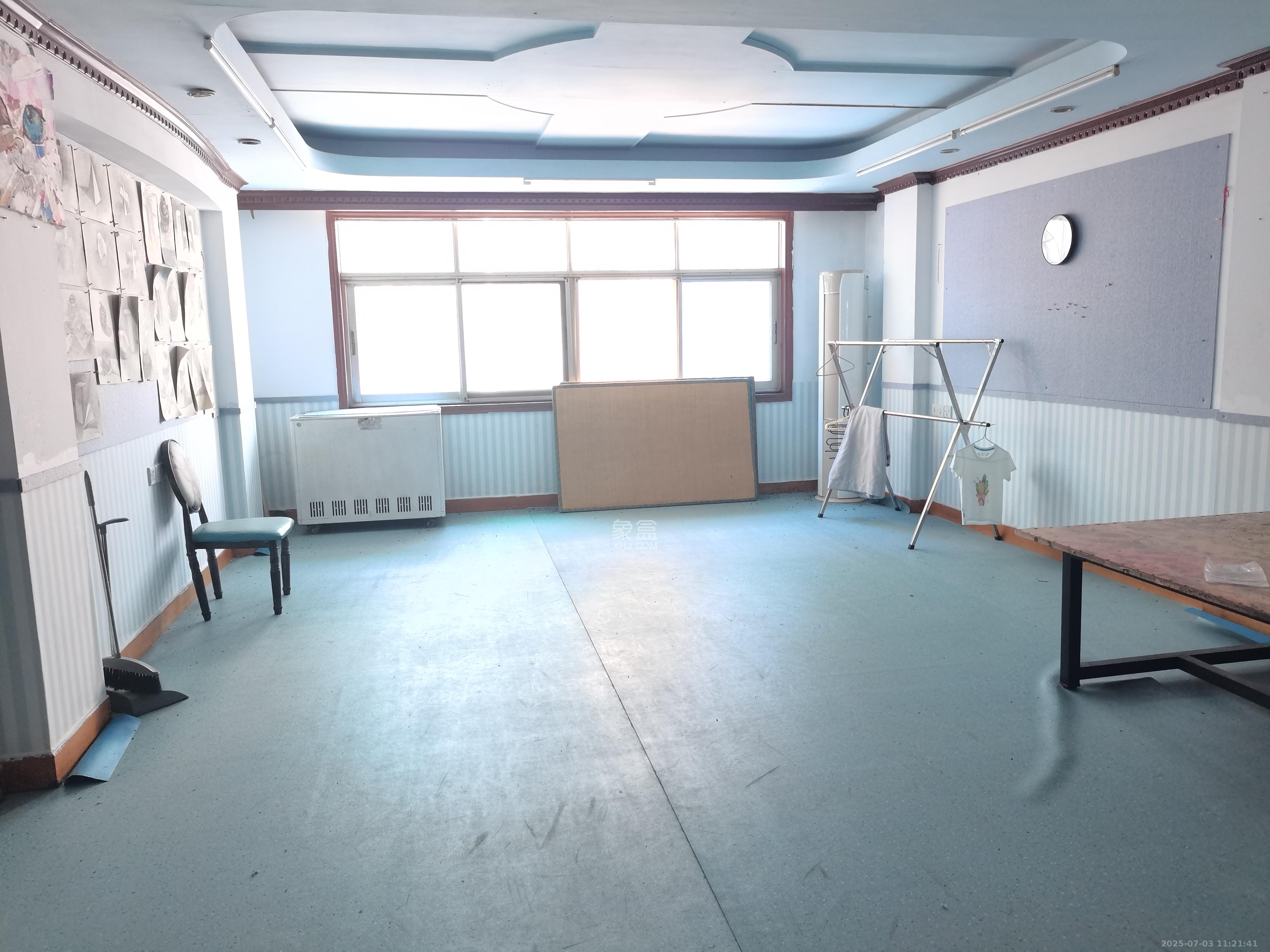 文艺公寓  3室2厅1卫    3000.0元/月 文艺公寓  3室2厅1卫    3000.0元/月