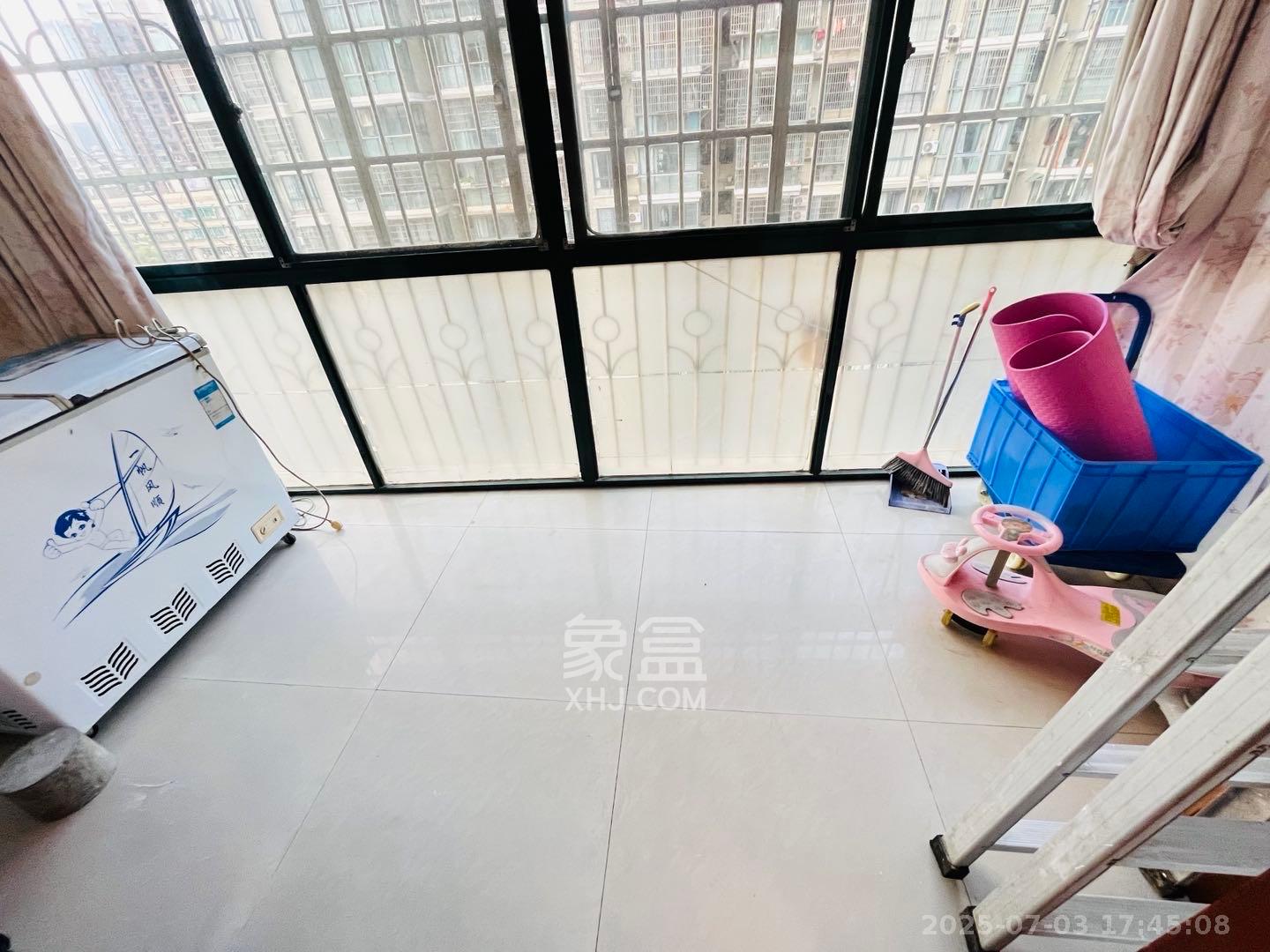 永宏佳园 3室2厅2卫 2500.0元/月 永宏佳园 3室2厅2卫 2500.0元/月室内图