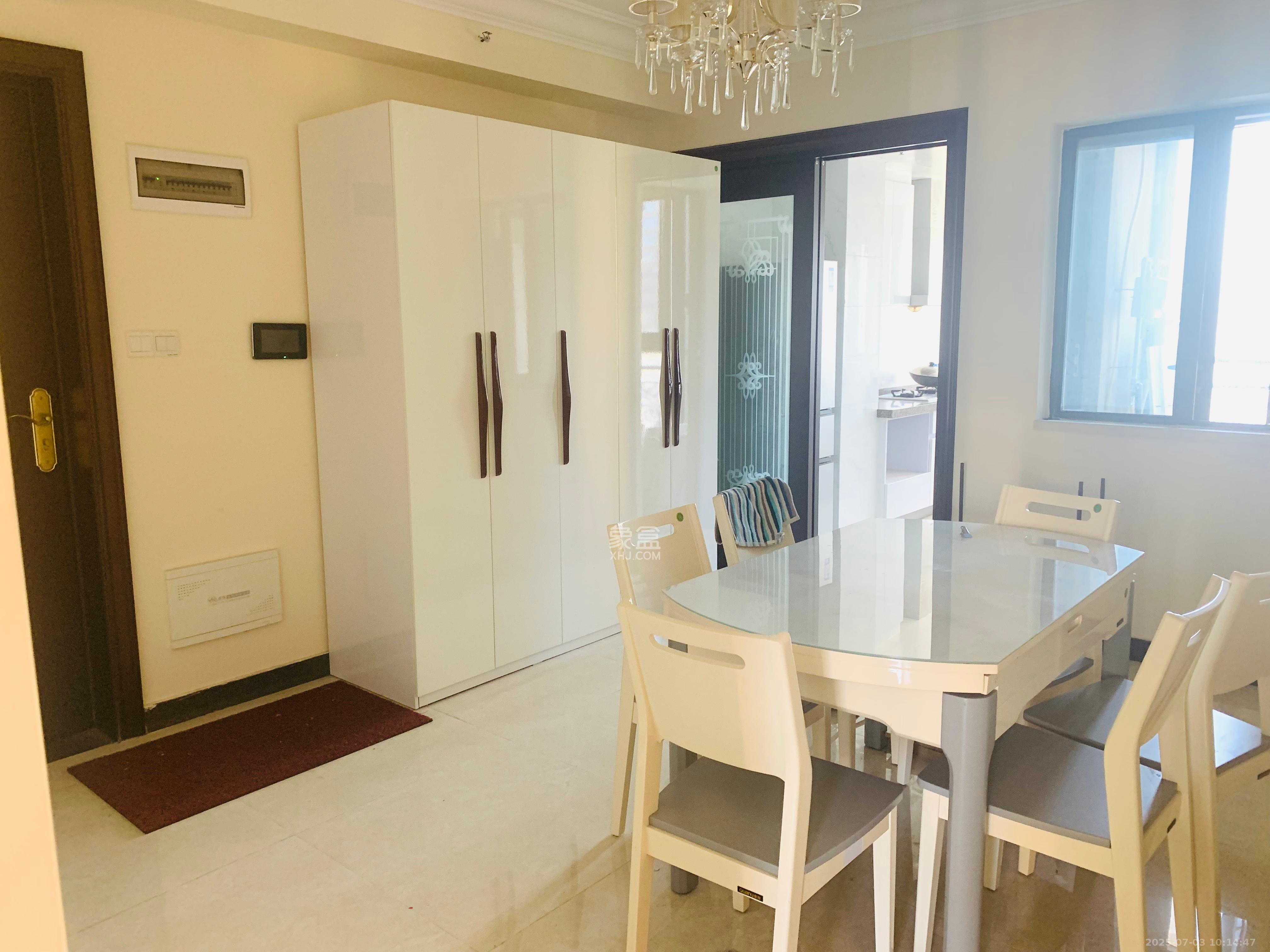 恒大翡翠华庭 3室2厅2卫 2600.0元/月 恒大翡翠华庭 3室2厅2卫 2600.0元/月室内图