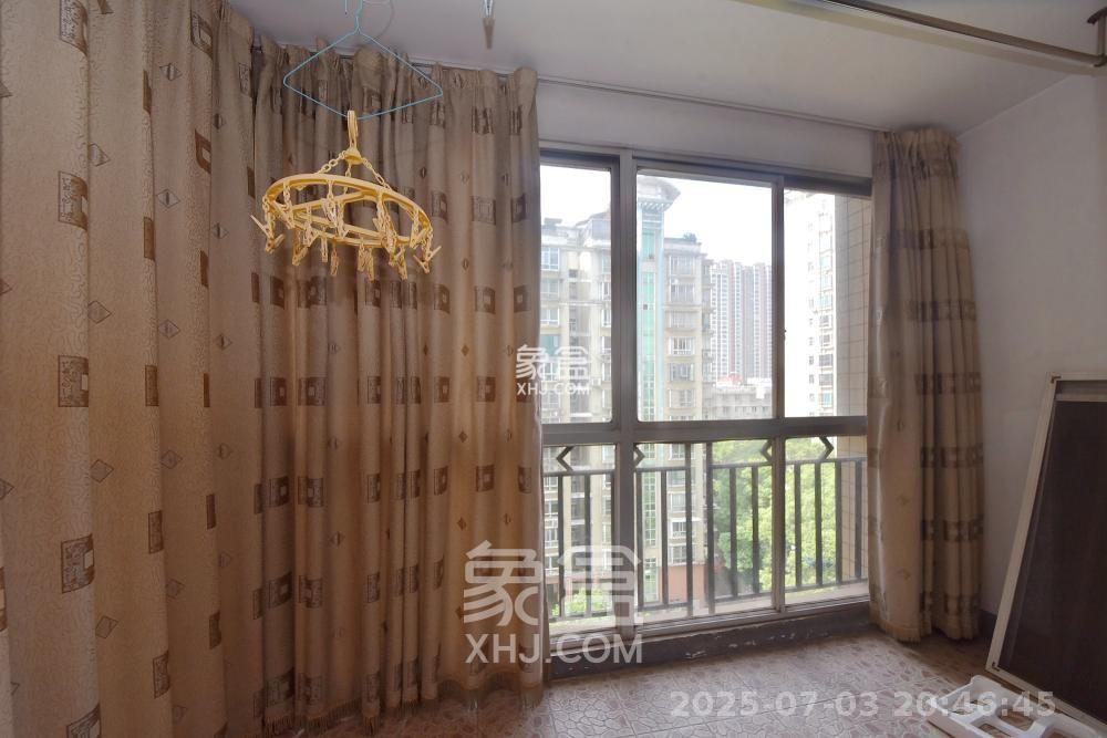 朝阳欣园  3室2厅2卫   3200.00元/月室内图