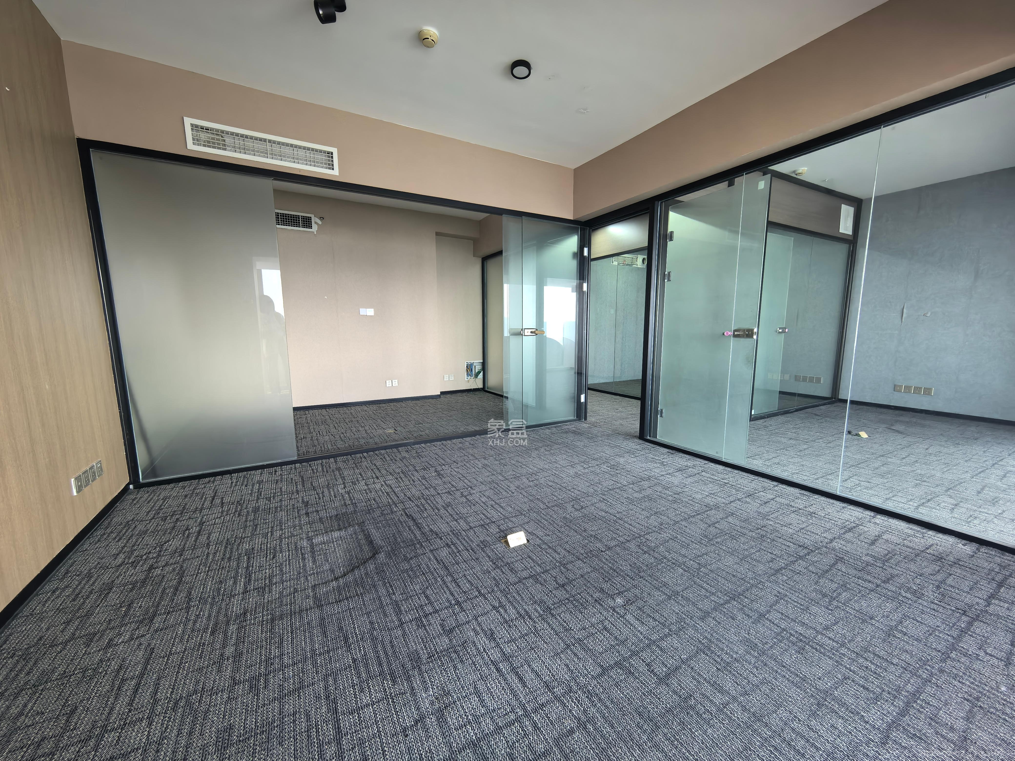 保利国际广场 1室1厅1卫 6500.0元/月 保利国际广场 1室1厅1卫 6500.0元/月室内图