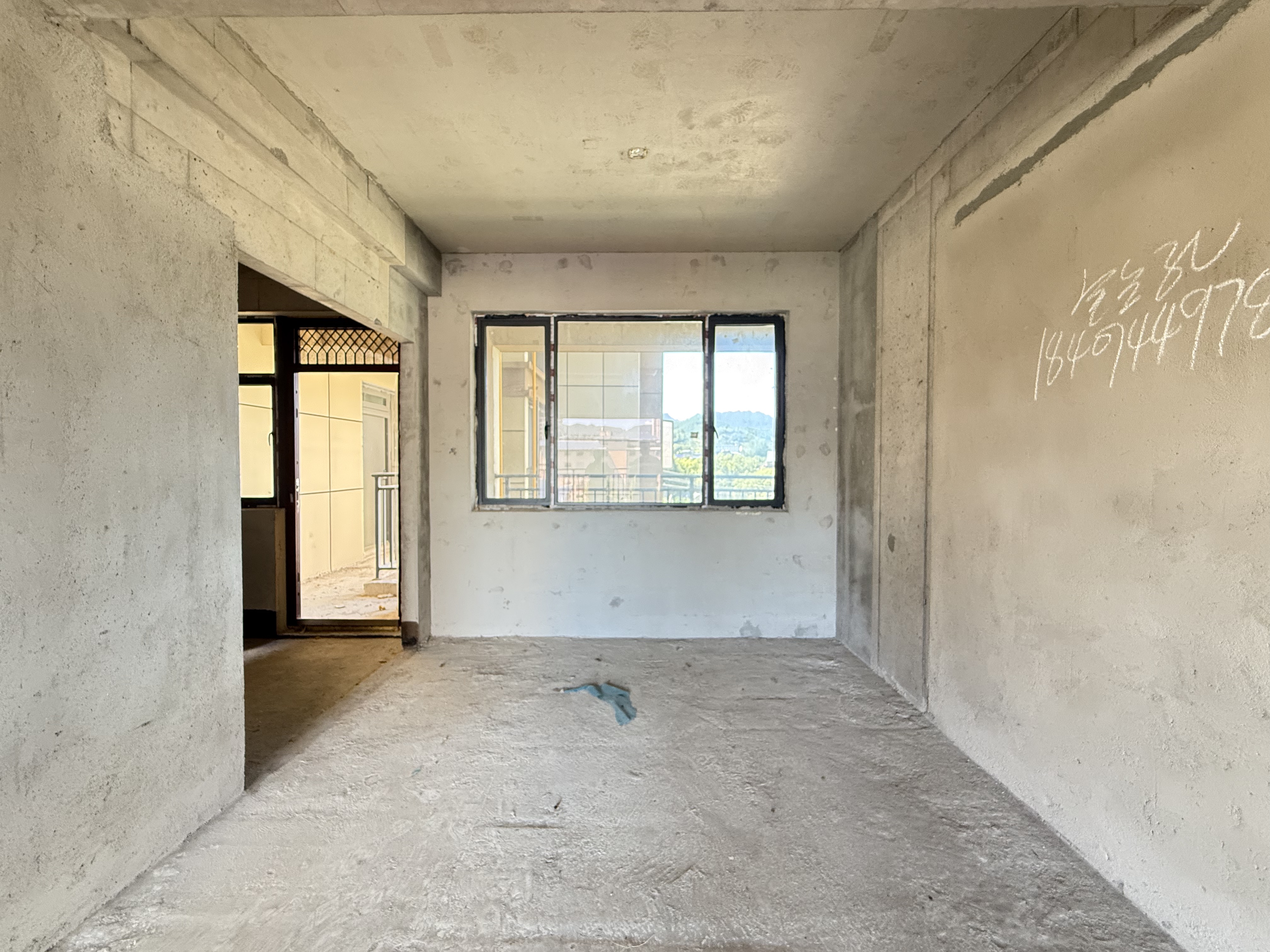 东科悦府 3室2厅2卫 72.8万 东科悦府 3室2厅2卫 72.8万客厅