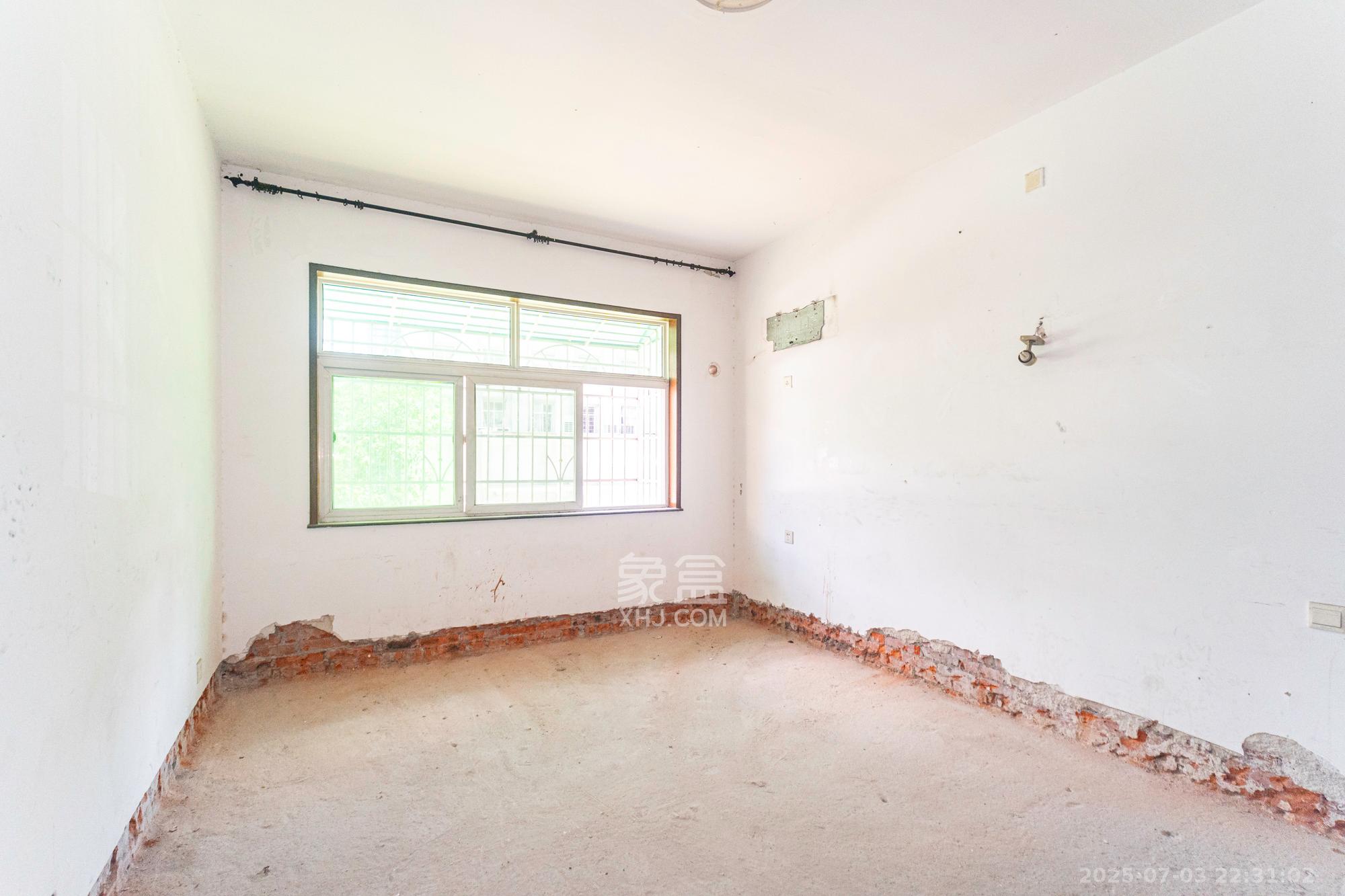 农行金穗小区(农行金穗家园)  4室2厅2卫    79.8万 农行金穗小区(农行金穗家园)  4室2厅2卫    79.8万卧室