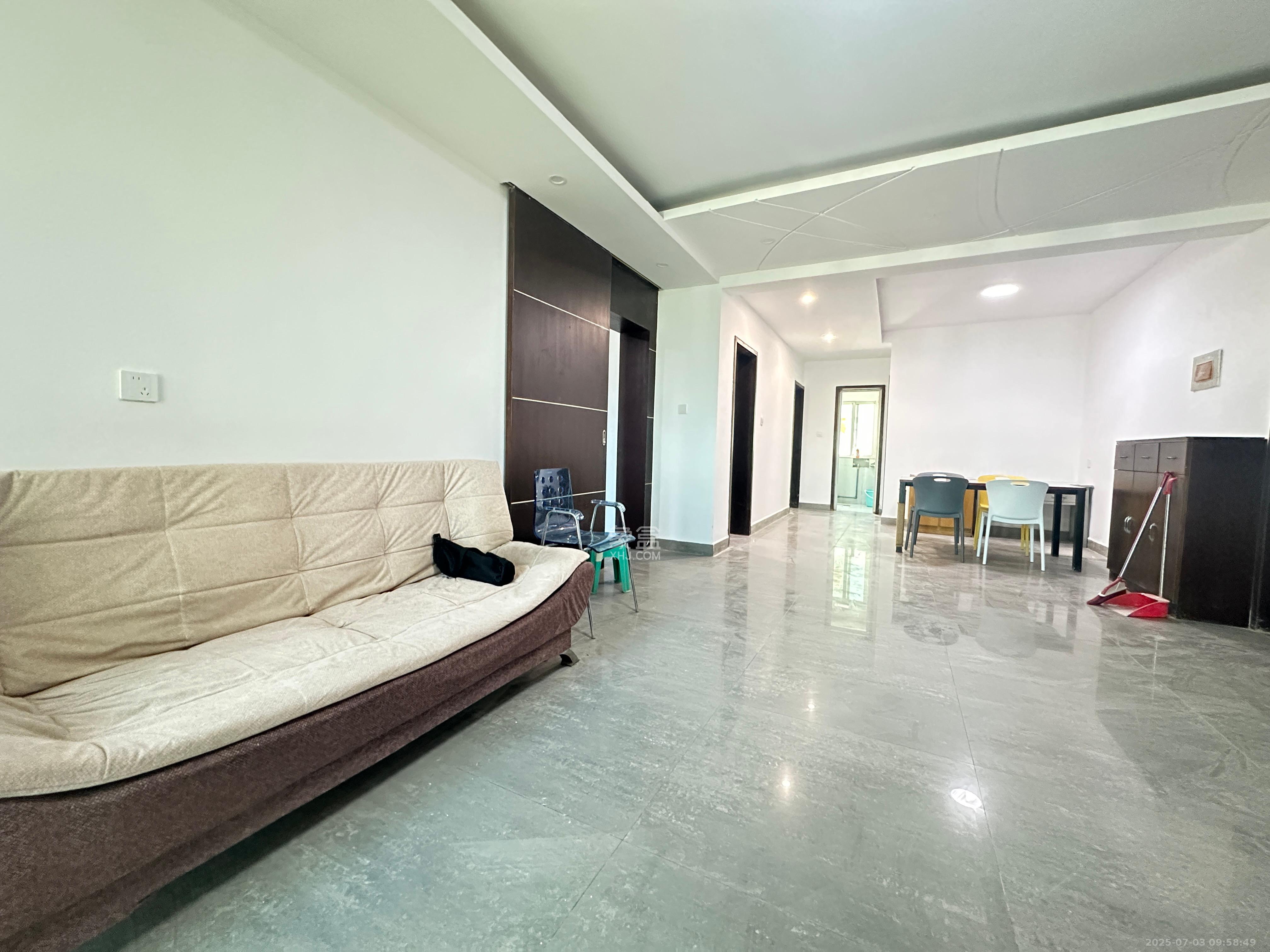 恩瑞麓山名园(龙王港小区) 3室2厅2卫 2400.0元/月 恩瑞麓山名园(龙王港小区) 3室2厅2卫 2400.0元/月室内图