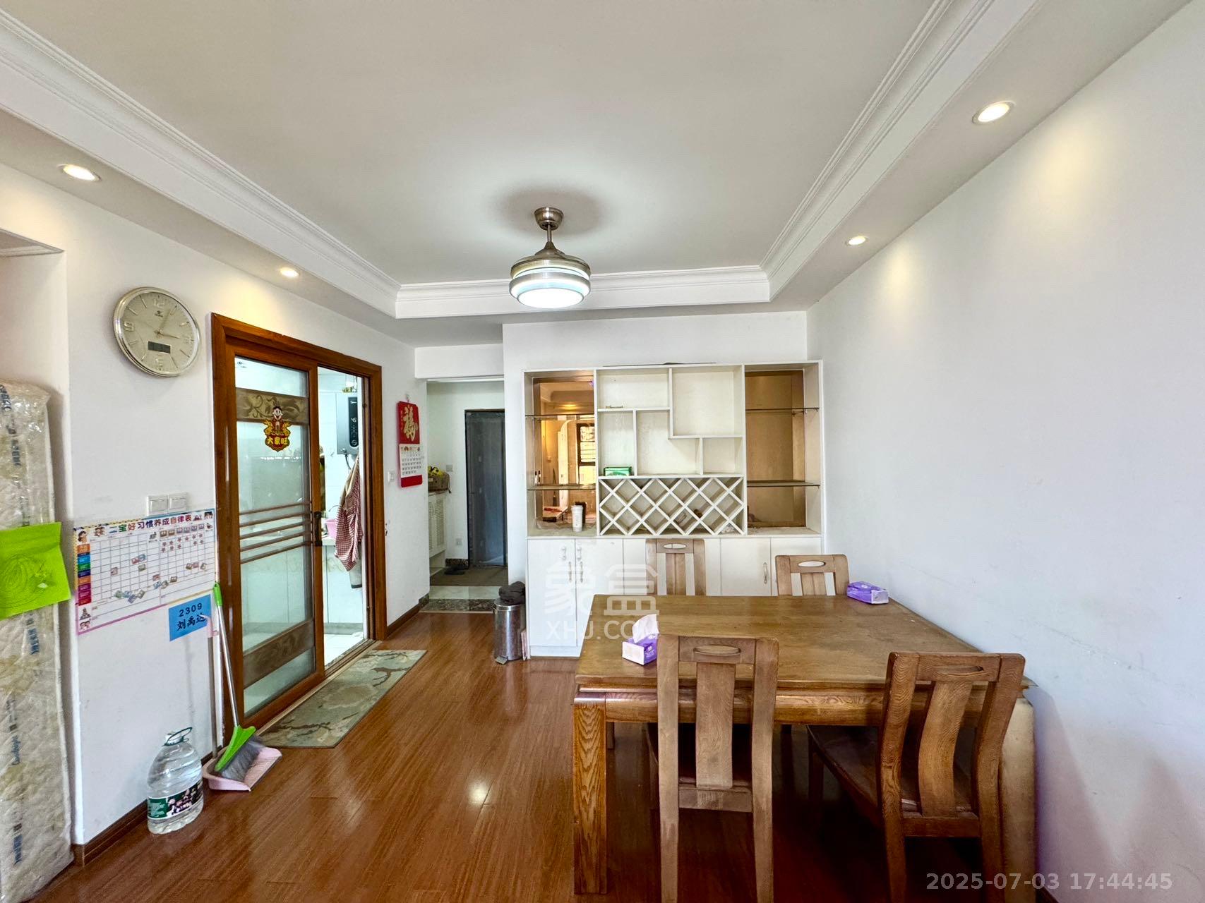 兰亭都荟(璟峰苑)  3室2厅1卫    2700.0元/月 兰亭都荟(璟峰苑)  3室2厅1卫    2700.0元/月室内图