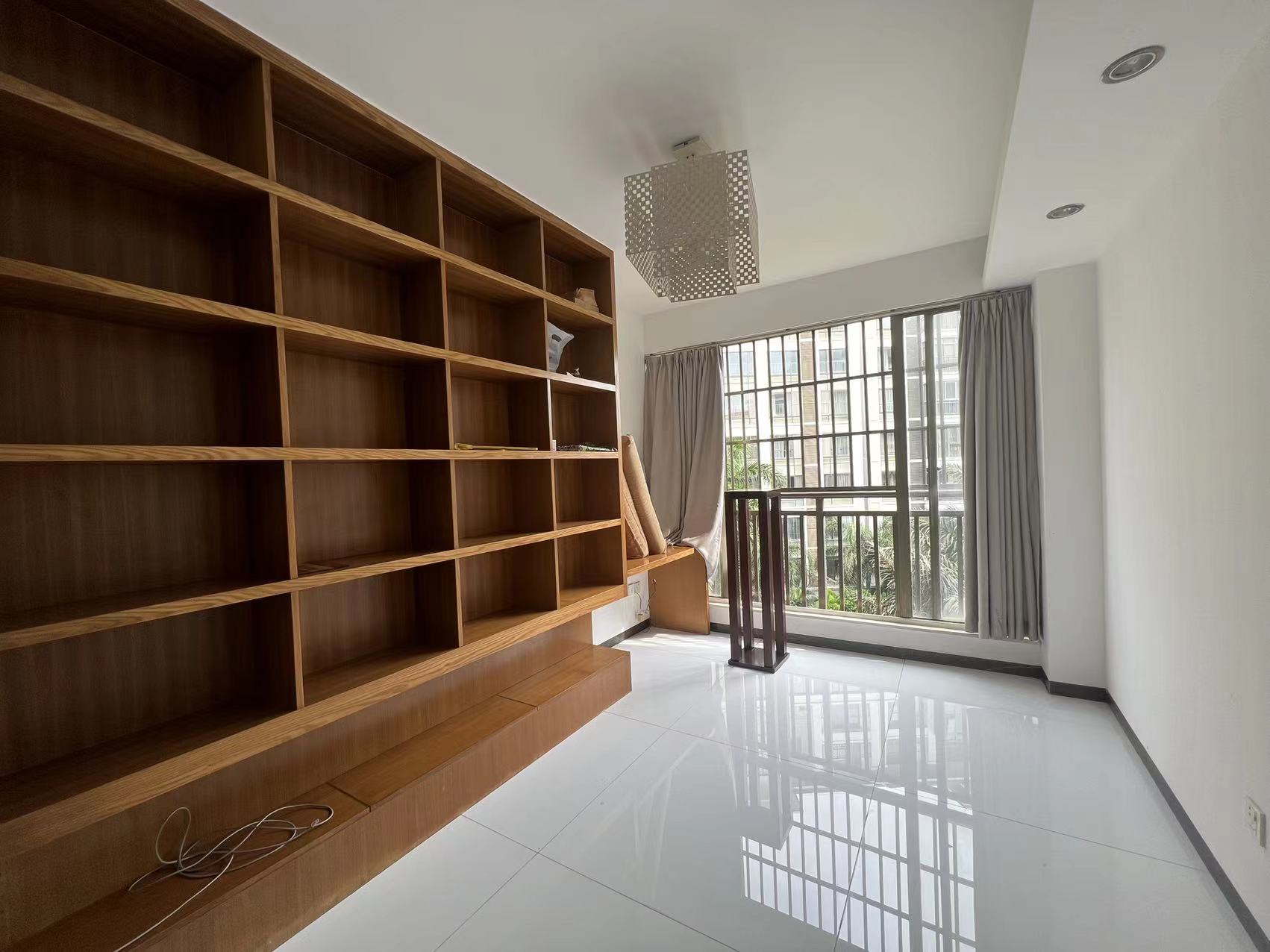 紫园A区  3室2厅2卫    4000.0元/月 紫园A区  3室2厅2卫    4000.0元/月室内图