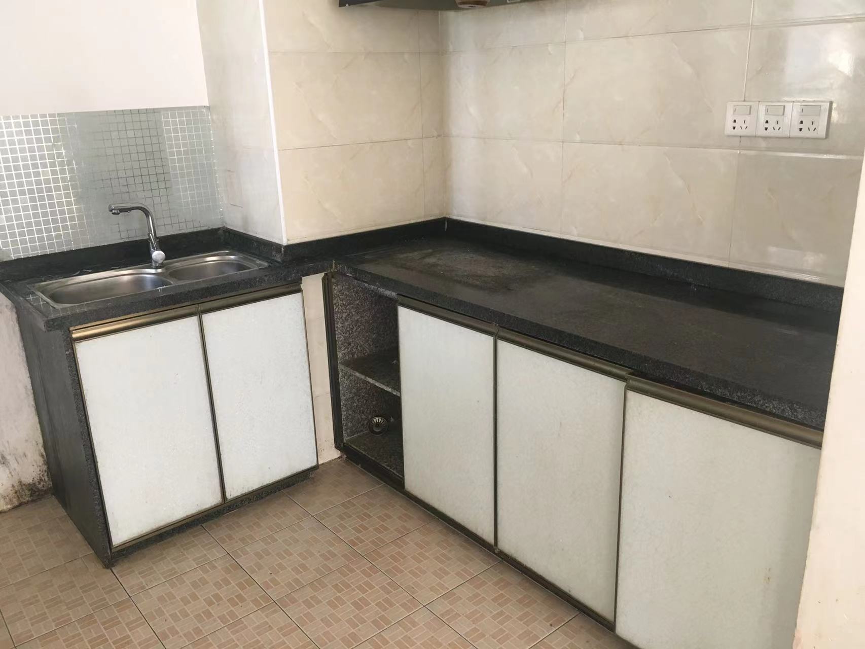 五源河公寓B区 3室2厅2卫 2300.0元/月 五源河公寓B区 3室2厅2卫 2300.0元/月室内图