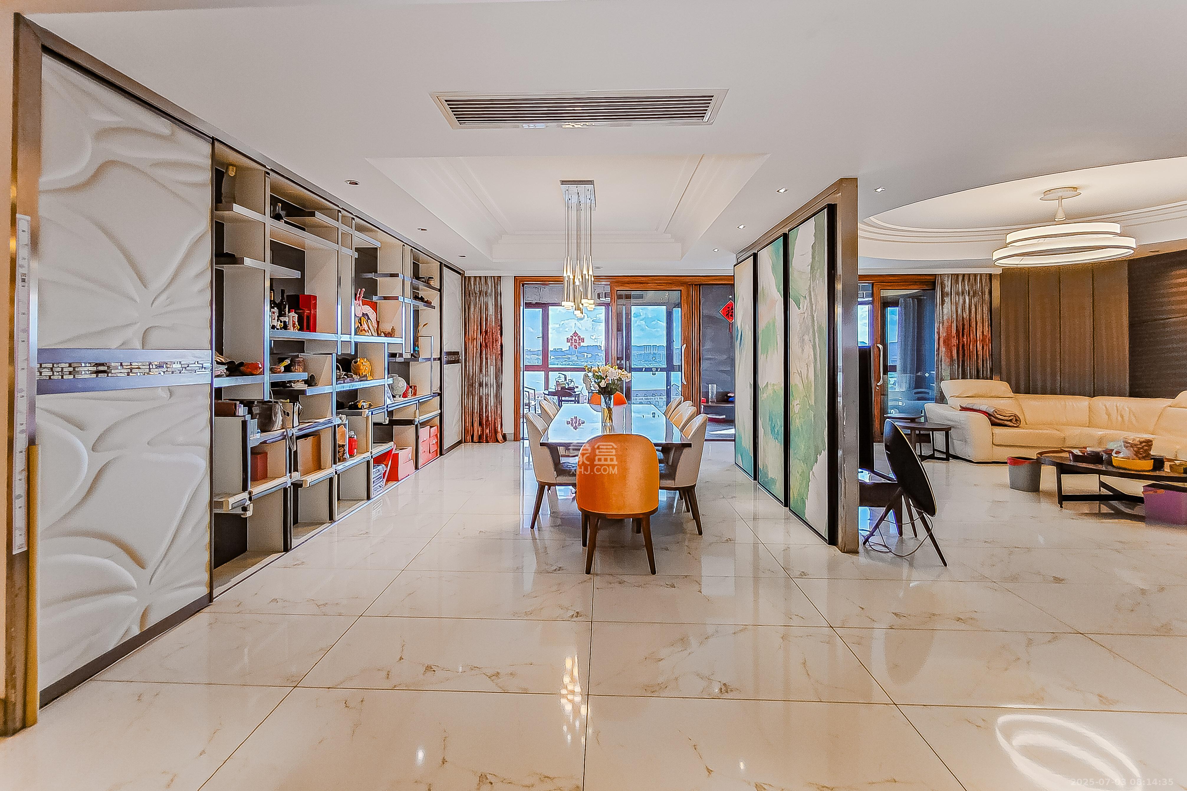 保利国际广场 4室2厅3卫 780.0万 保利国际广场 4室2厅3卫 780.0万客厅