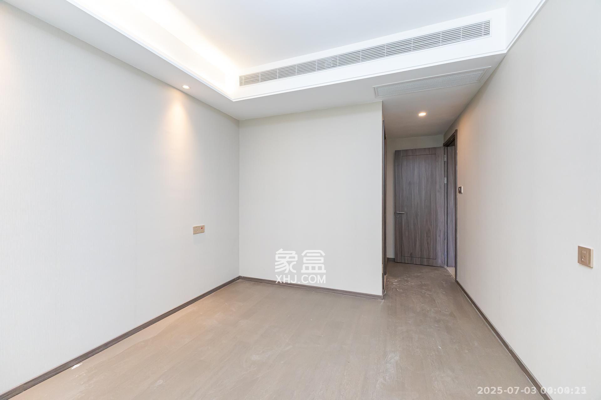 龙湖翠湖壹号  3室2厅2卫   2500.00元/月室内图