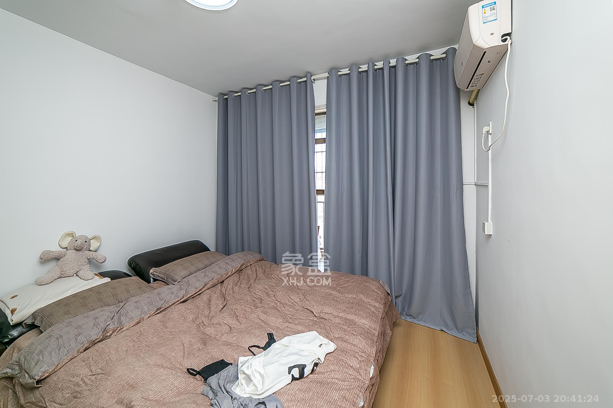 层上观邸  3室2厅2卫    89.0万 层上观邸  3室2厅2卫    89.0万卧室