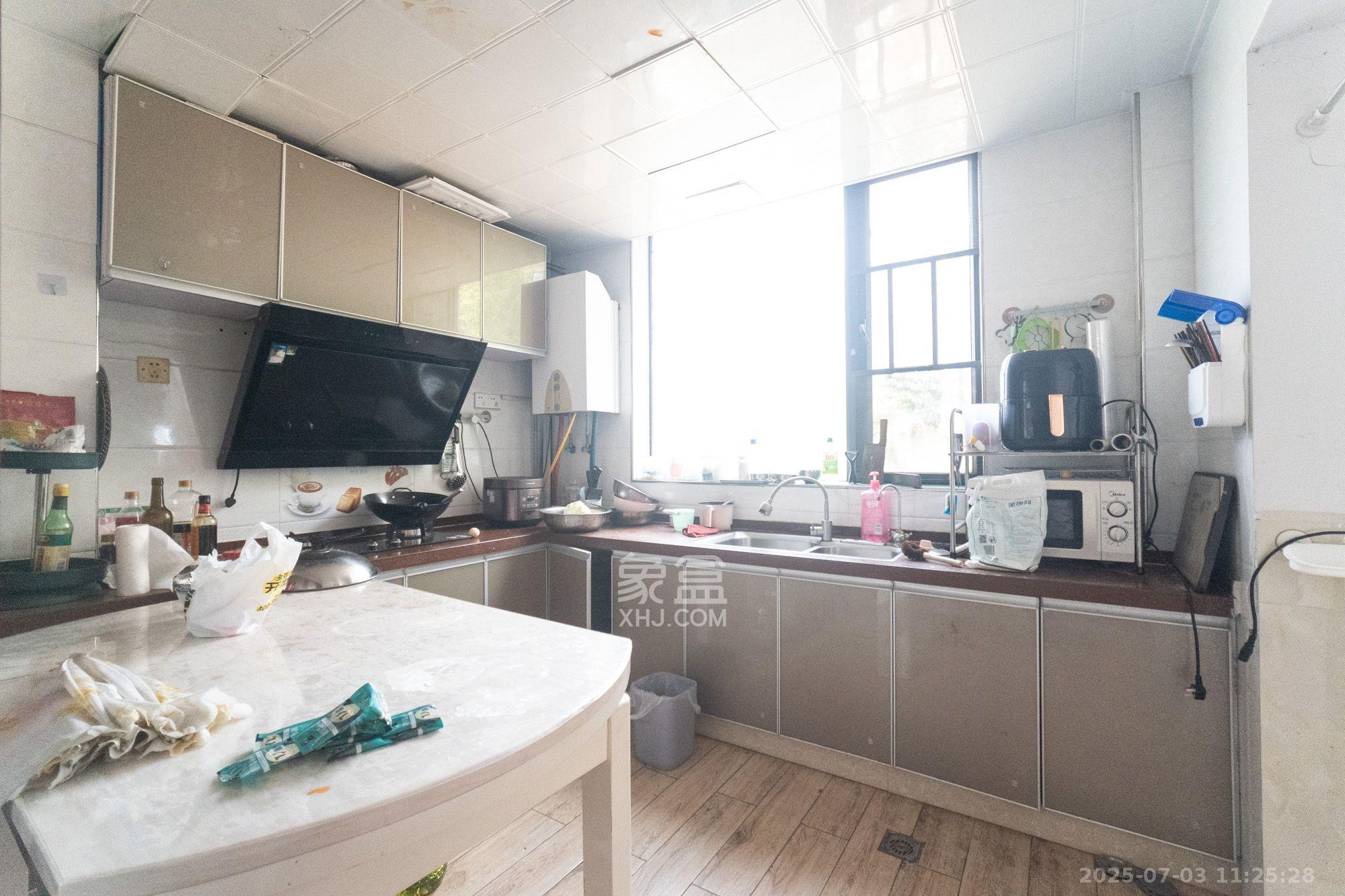 美林水郡 3室2厅2卫 3000.0元/月 美林水郡 3室2厅2卫 3000.0元/月室内图