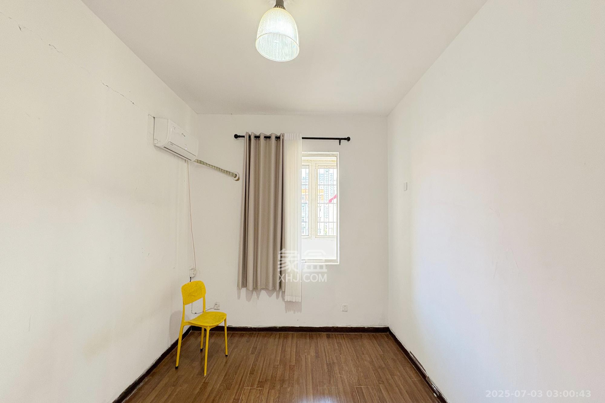 竹园公寓  2室2厅1卫    56.0万 竹园公寓  2室2厅1卫    56.0万卧室