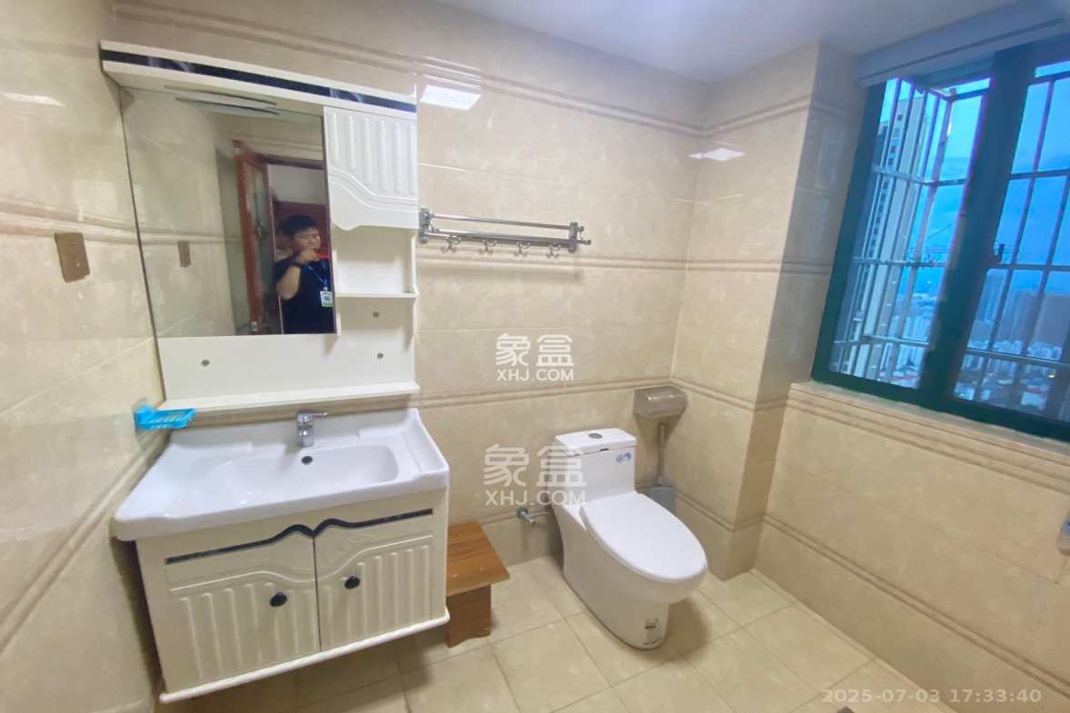 西韵佳苑  3室2厅2卫    3500.0元/月 西韵佳苑  3室2厅2卫    3500.0元/月室内图