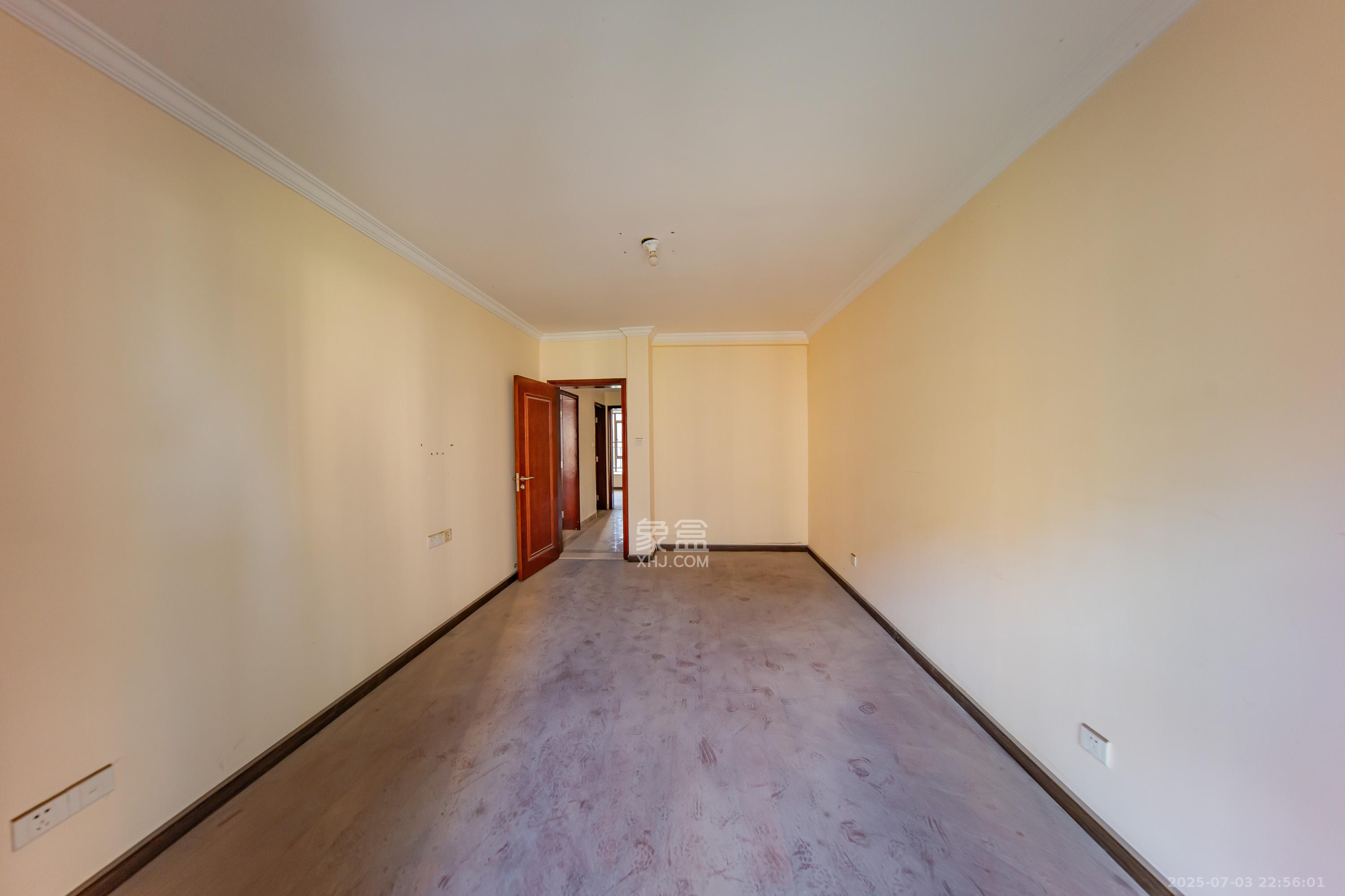 江山帝景雅典 5室2厅2卫 146.0万 江山帝景雅典 5室2厅2卫 146.0万卧室