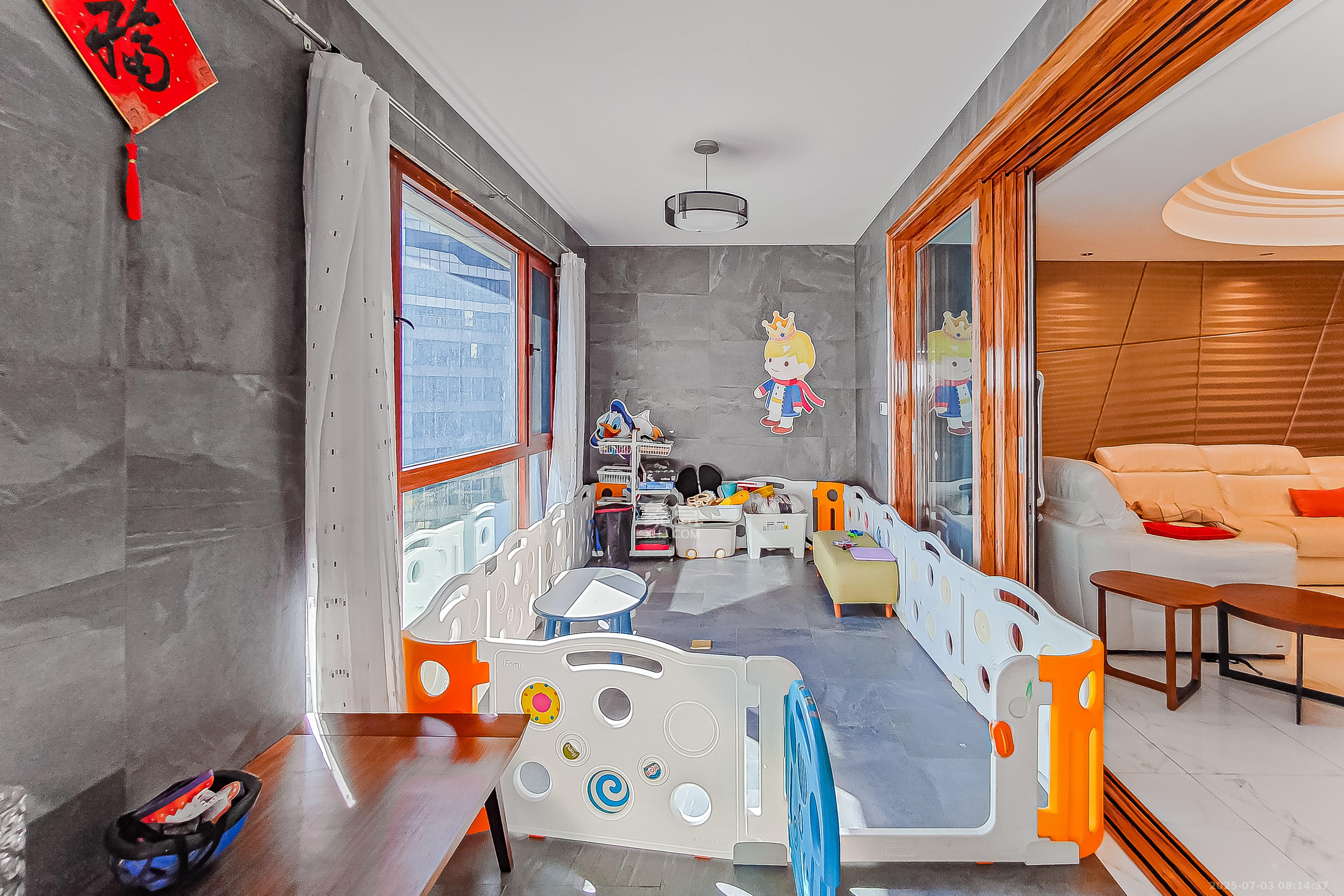 保利国际广场 4室2厅3卫 780.0万 保利国际广场 4室2厅3卫 780.0万阳台