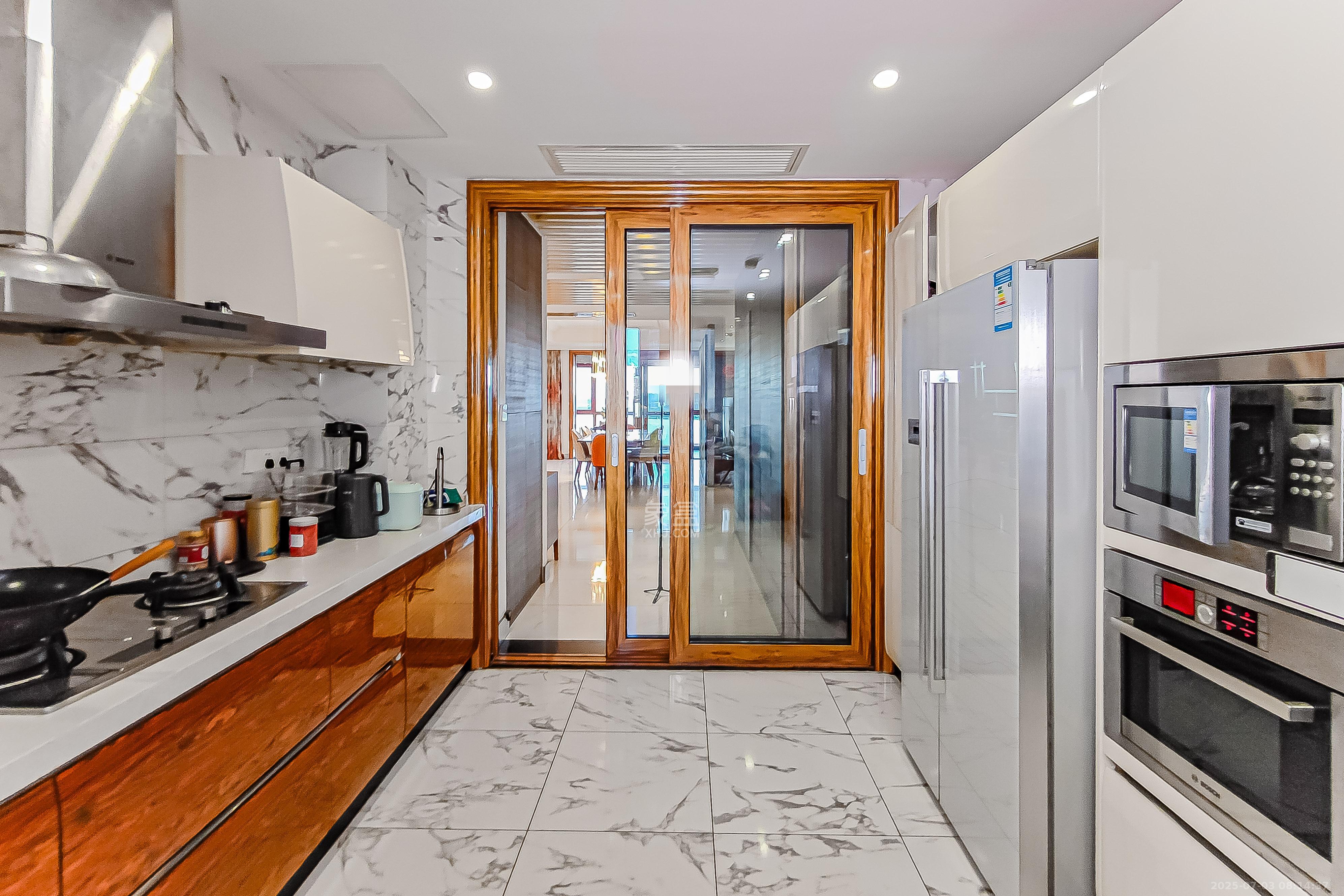 保利国际广场 4室2厅3卫 780.0万 保利国际广场 4室2厅3卫 780.0万厨房