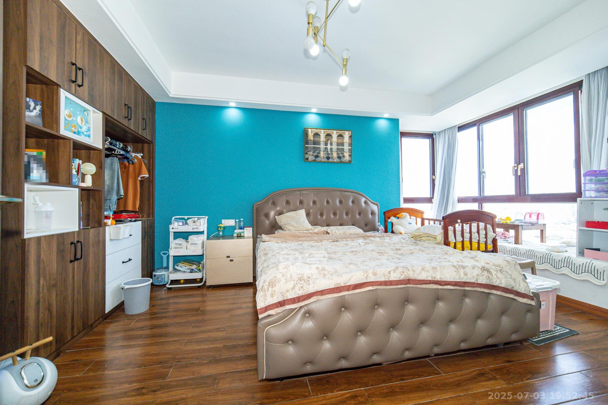 筑梦园 4室2厅2卫 120.0万 筑梦园 4室2厅2卫 120.0万卧室